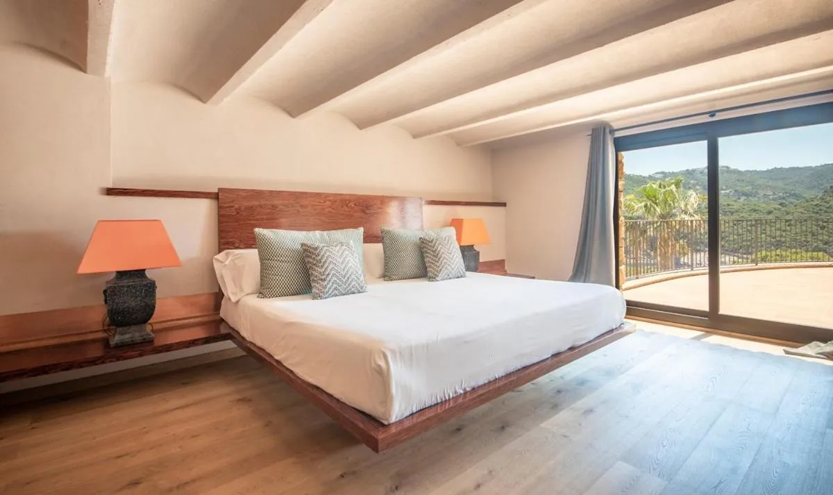 Bed in BYPILLOW Cap Sa Sal