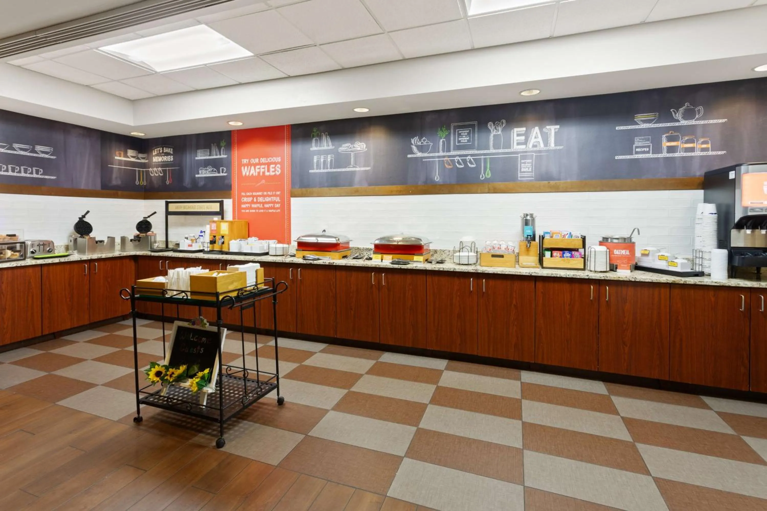 Breakfast in Hampton Inn & Suites Scottsburg