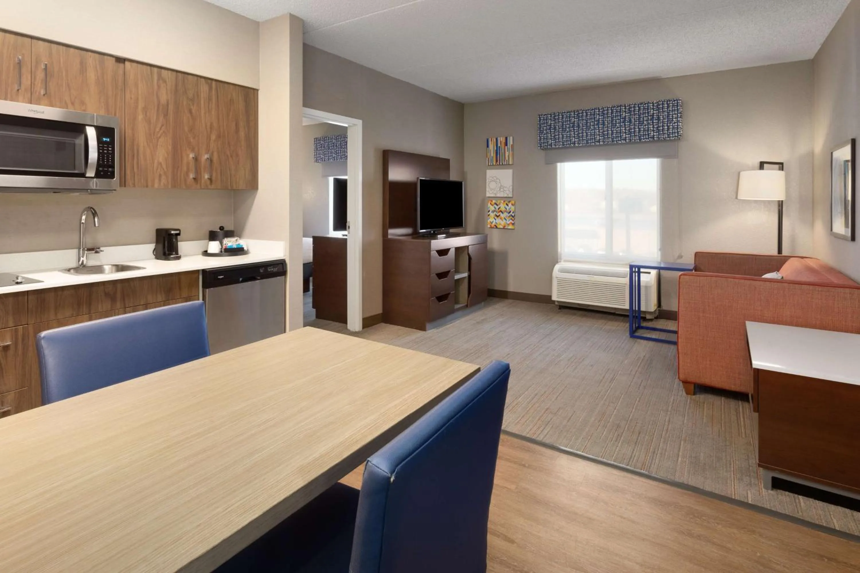 Living room in Hampton Inn & Suites Scottsburg