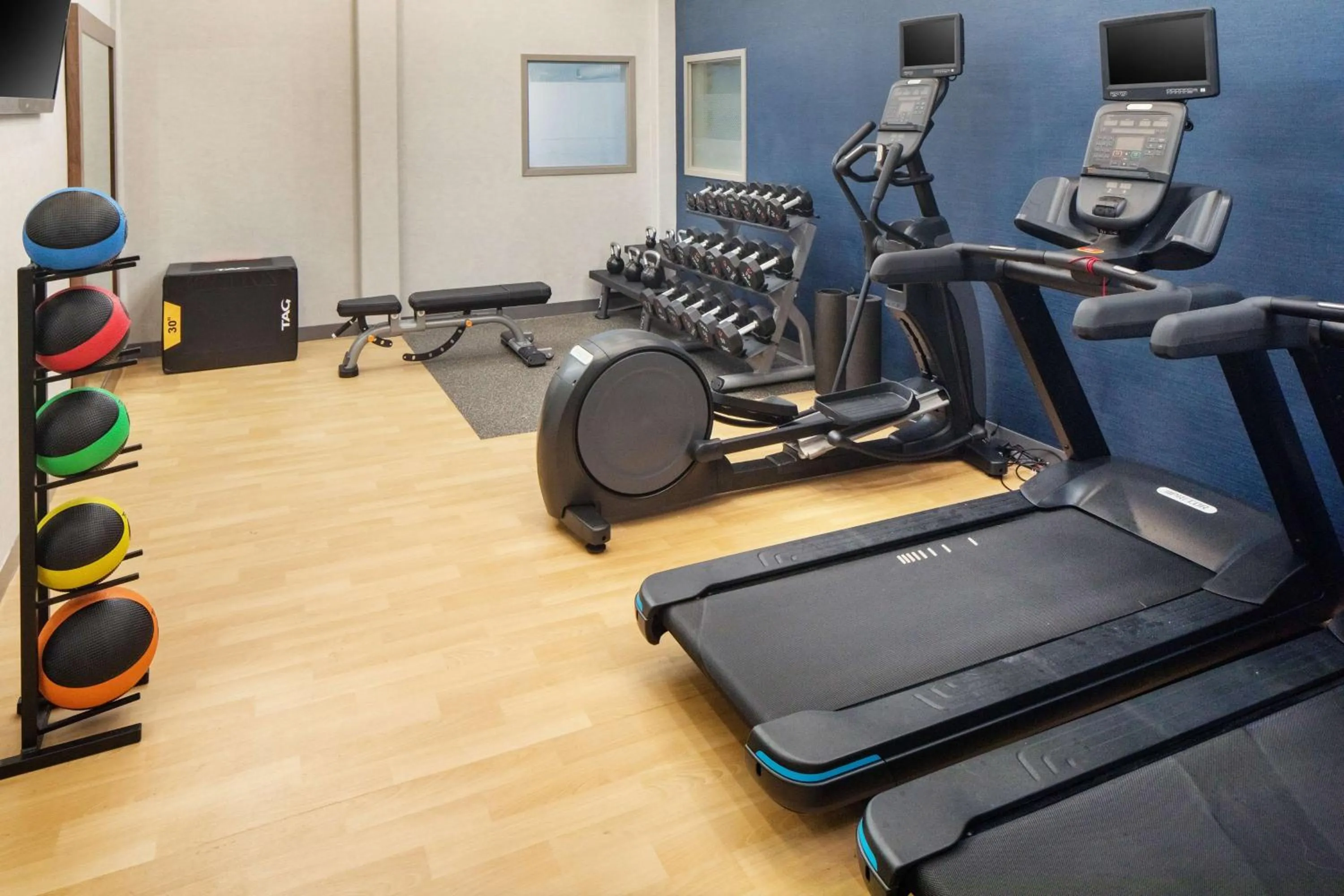 Fitness centre/facilities in Hampton Inn & Suites Parker