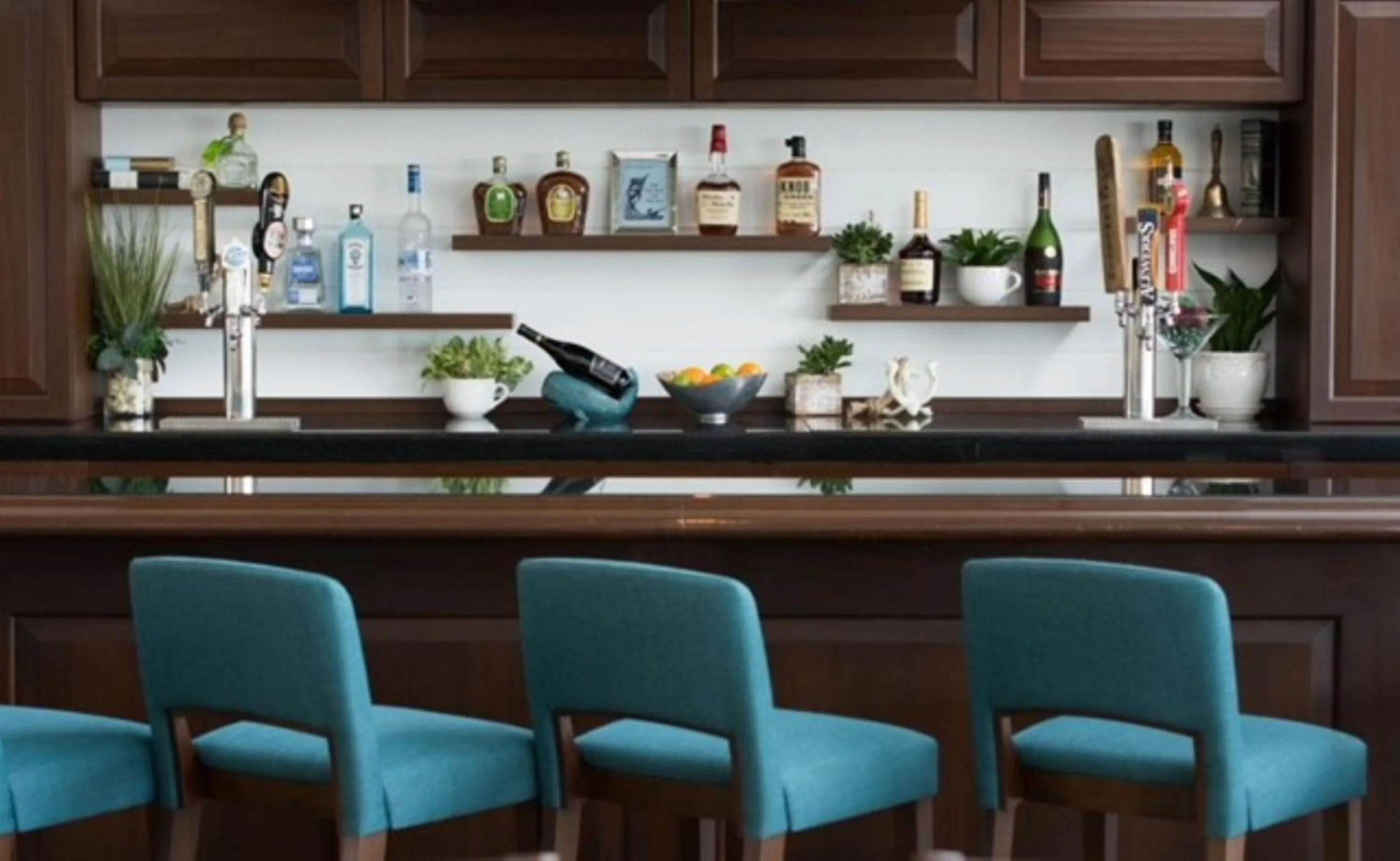 Lounge or bar in Holiday Inn Va Beach-Oceanside 21st St by IHG