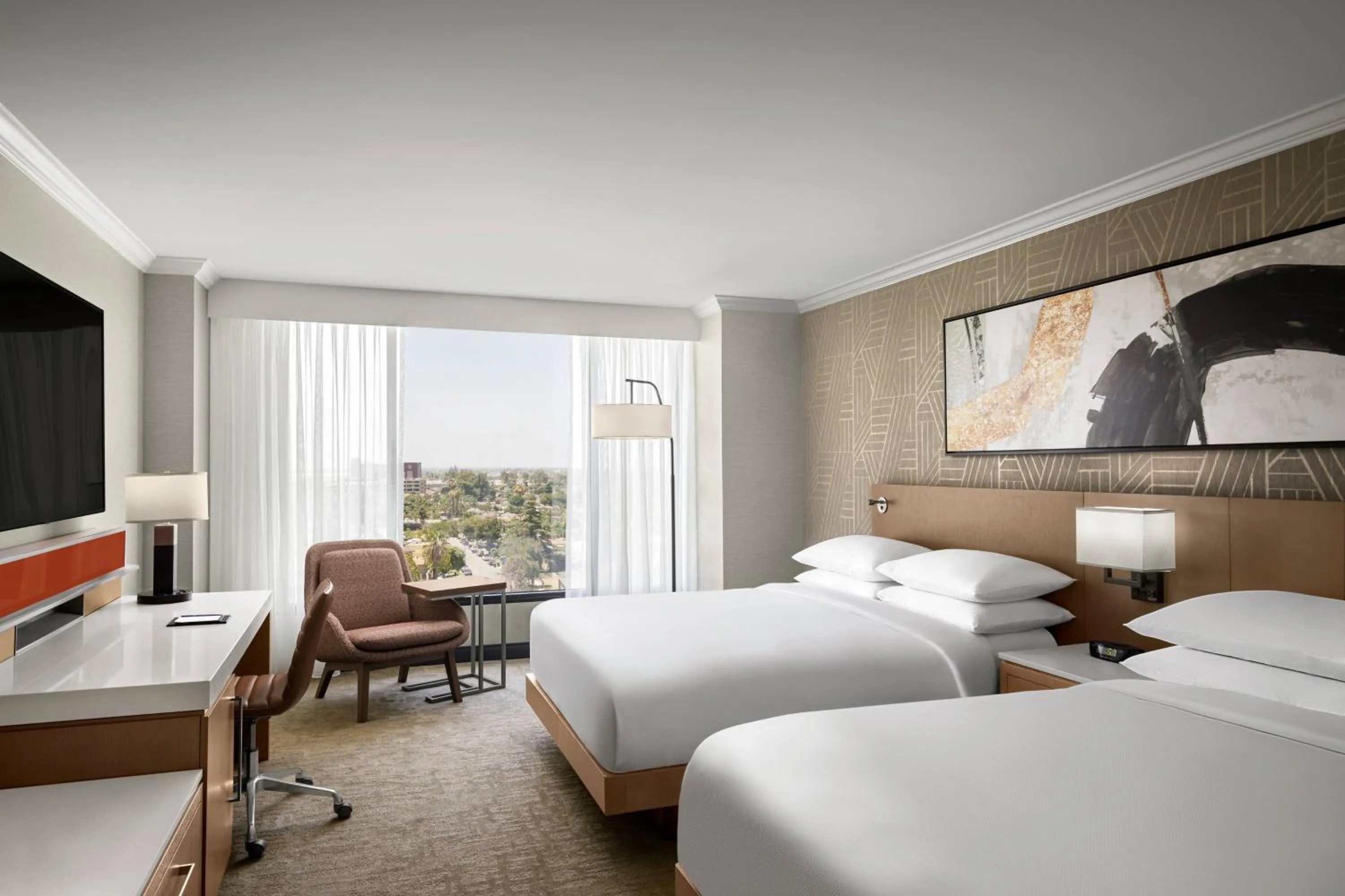 Photo of the whole room, Bed in Delta Hotels by Marriott Anaheim Garden Grove