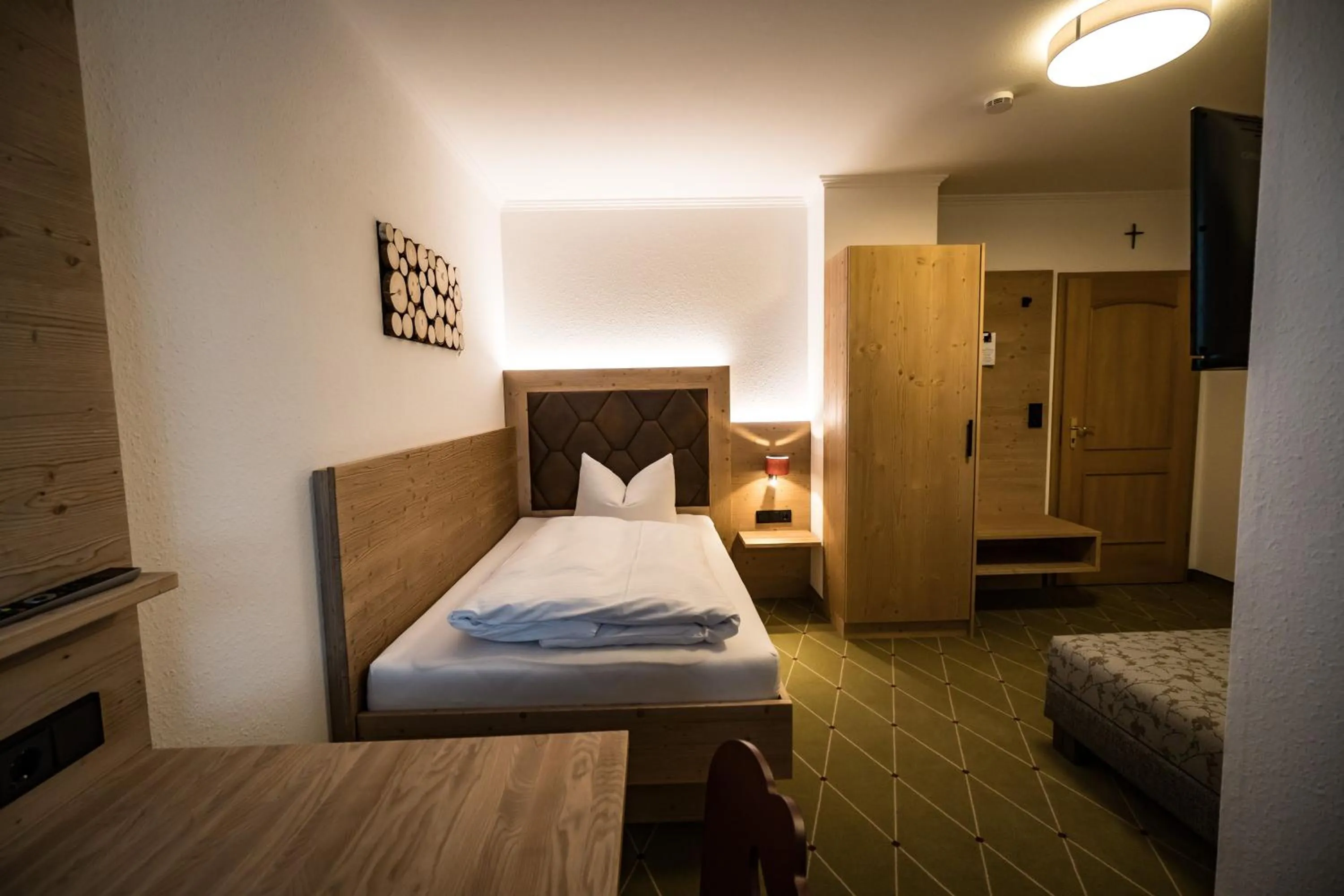 Bed in Hohenester Gasthaus & Hotel