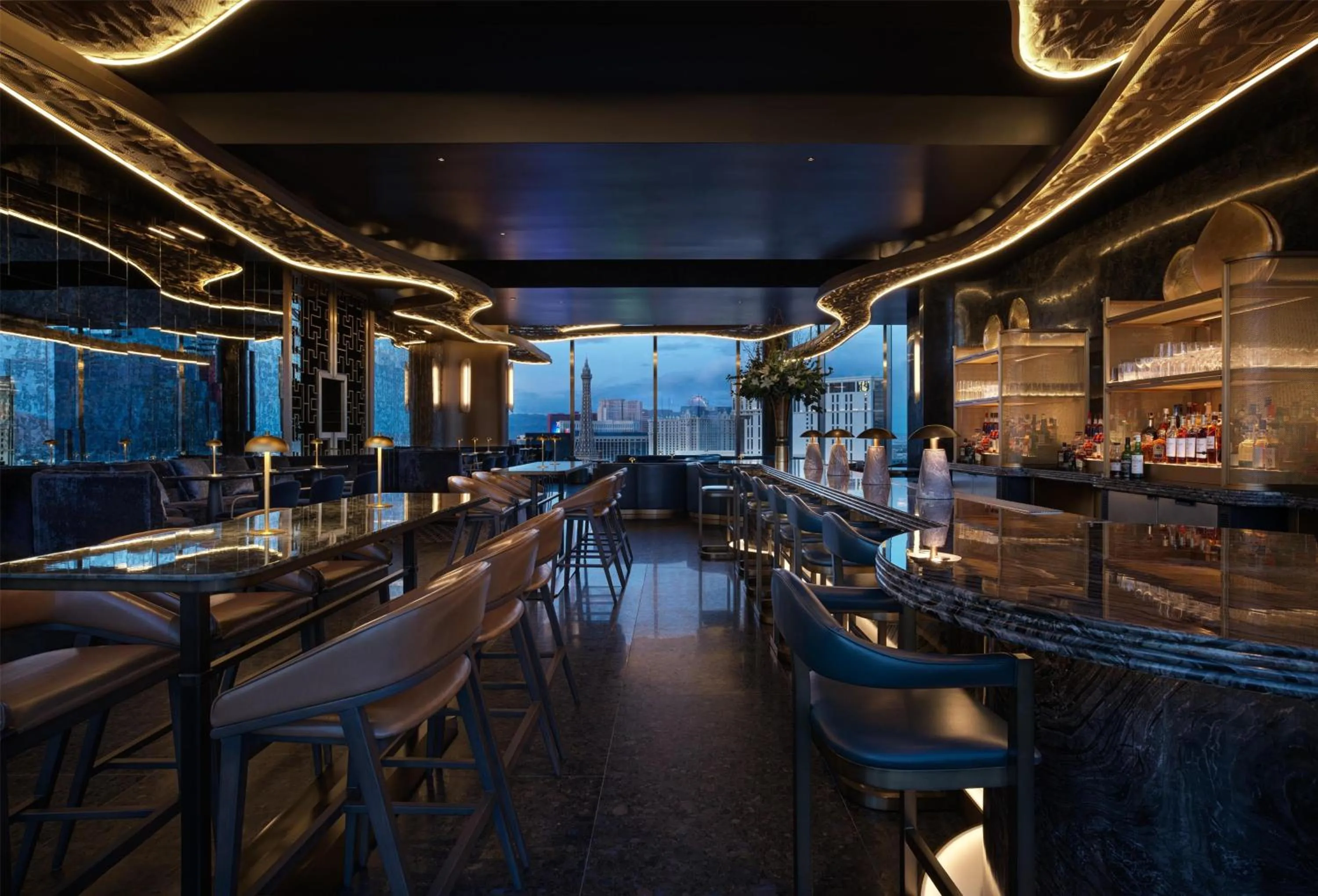 Lounge or bar in Waldorf Astoria Las Vegas