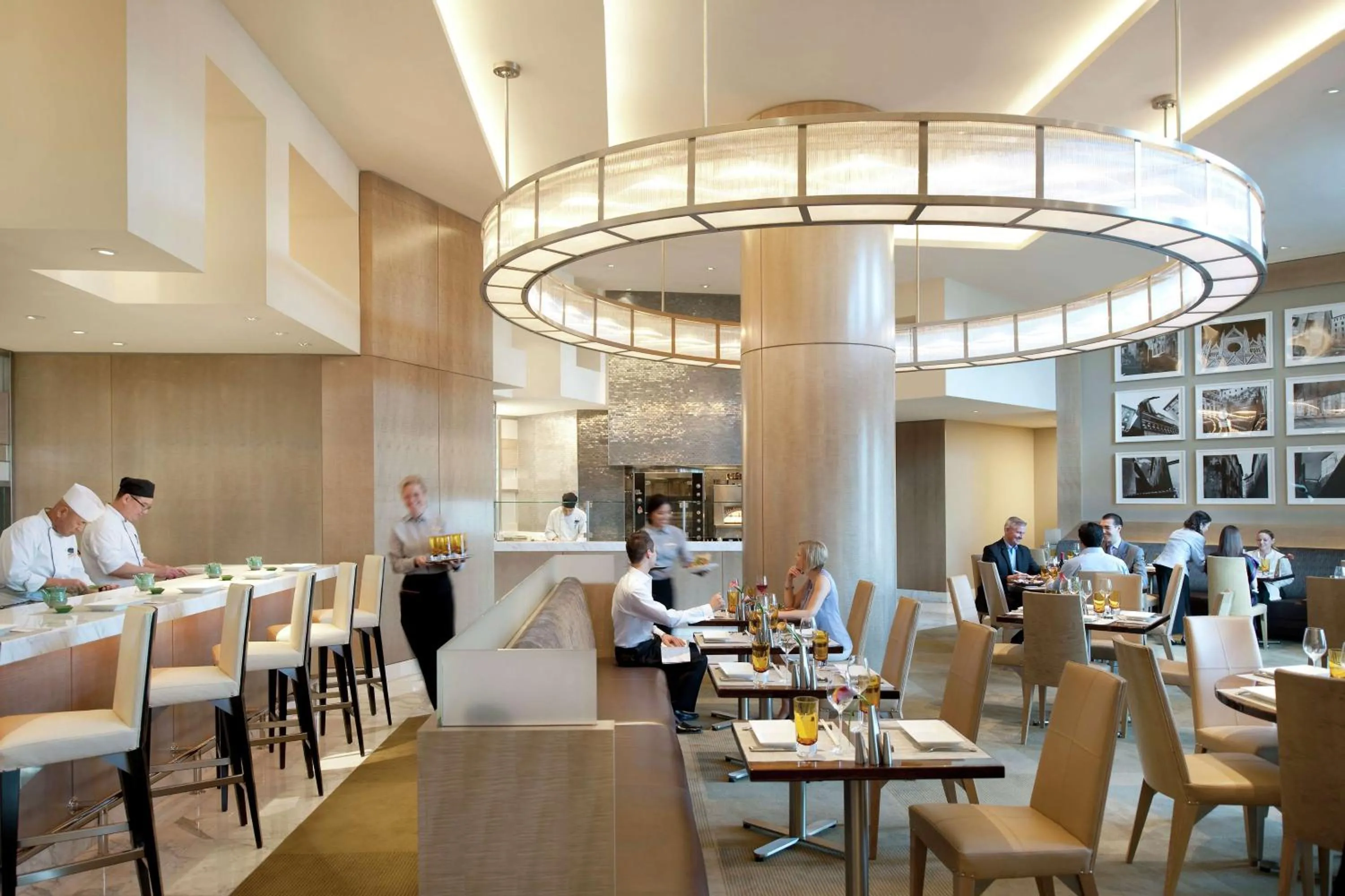 Restaurant/places to eat in Waldorf Astoria Las Vegas