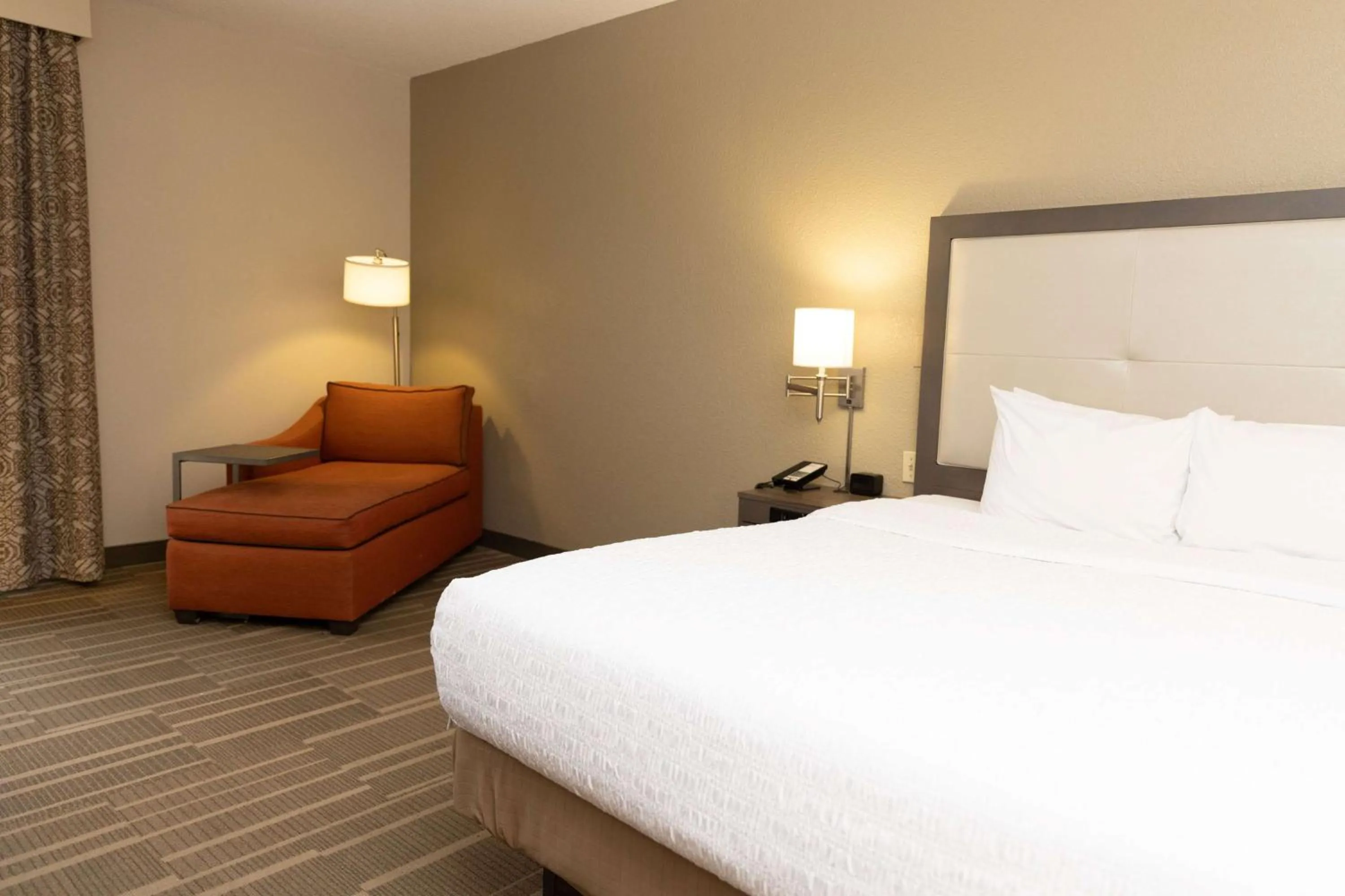 Bed in Hampton Inn Hammond