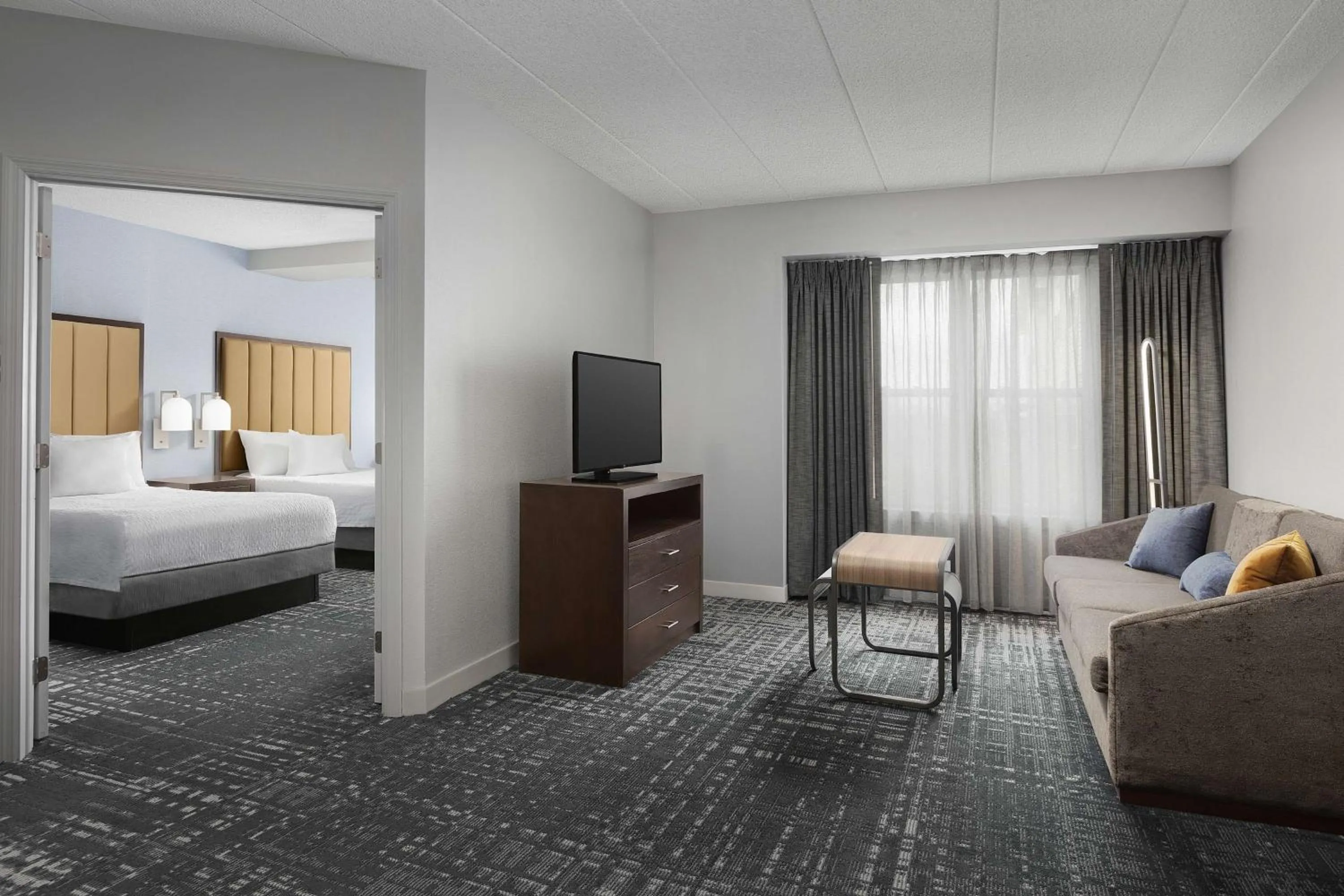 Living room, Bed in Homewood Suites by Hilton Reading-Wyomissing