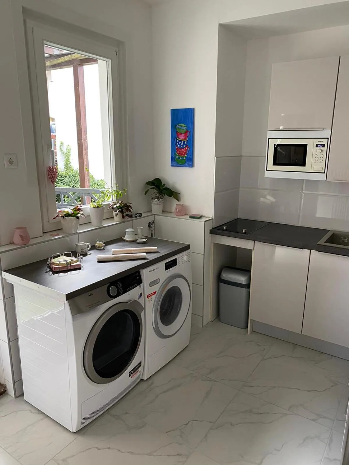 Kitchen or kitchenette in Gästehaus Kühnle