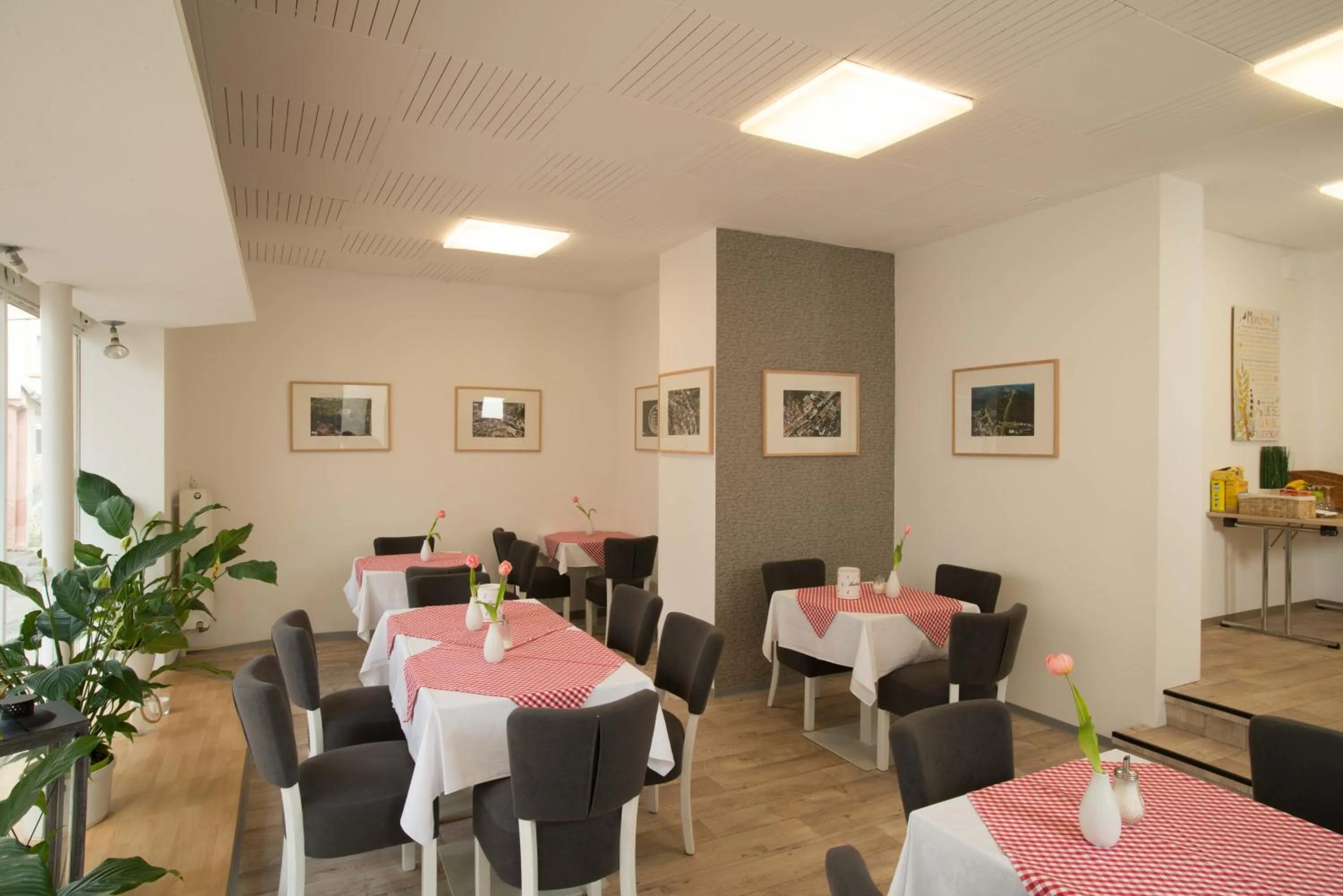 Restaurant/places to eat in Gästehaus Kühnle