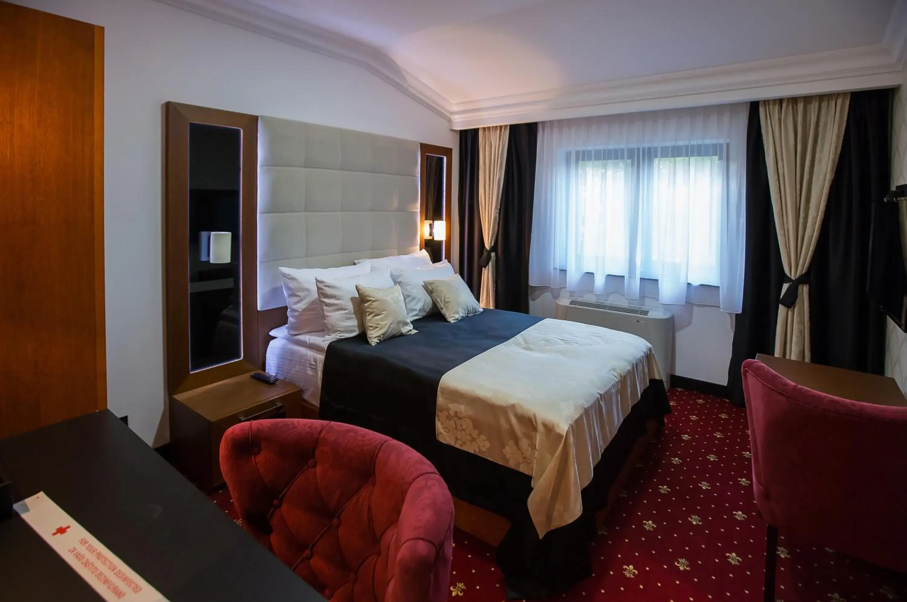 Deluxe Single Room in Hotel Exclusive President Deluxe Single Room in Hotel Exclusive President
