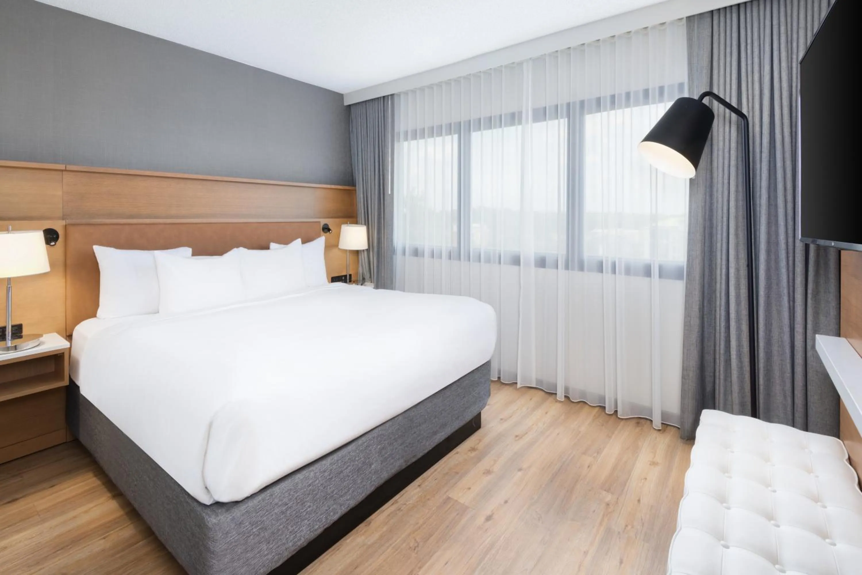 Bedroom, Bed in Radisson Hotel Nashville Airport