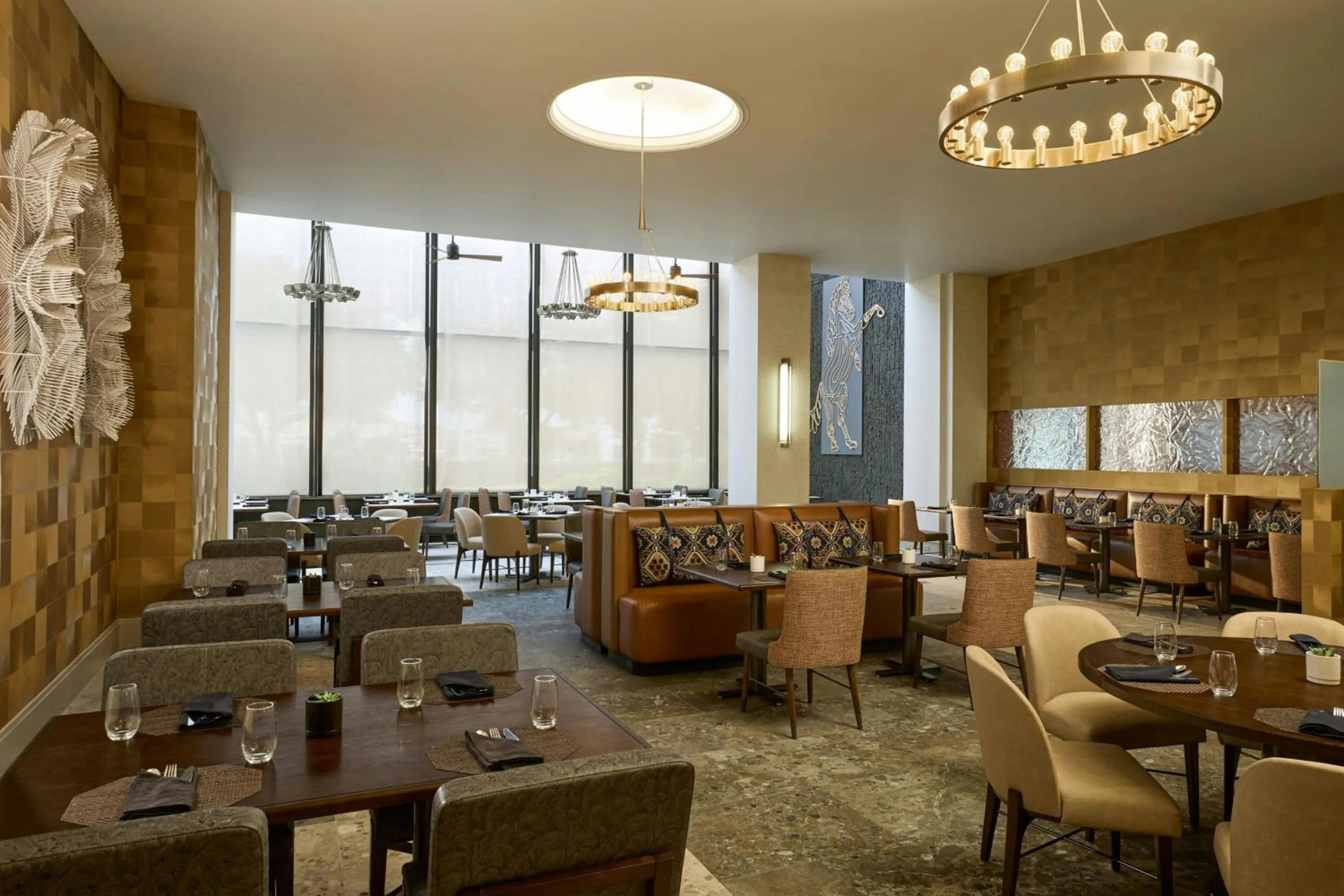 Restaurant/places to eat in Renaissance Dallas Addison