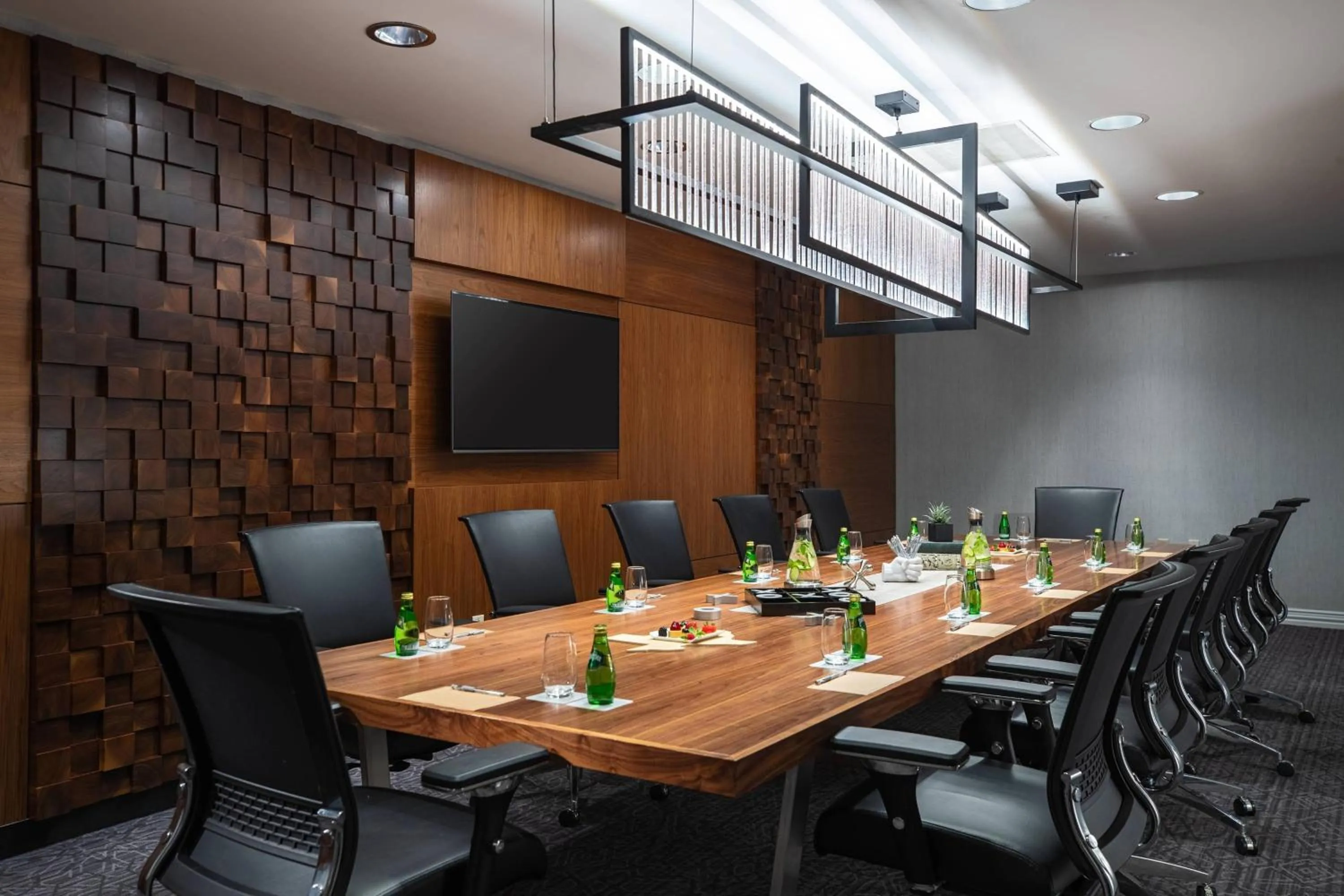 Meeting/conference room in Renaissance Dallas Addison
