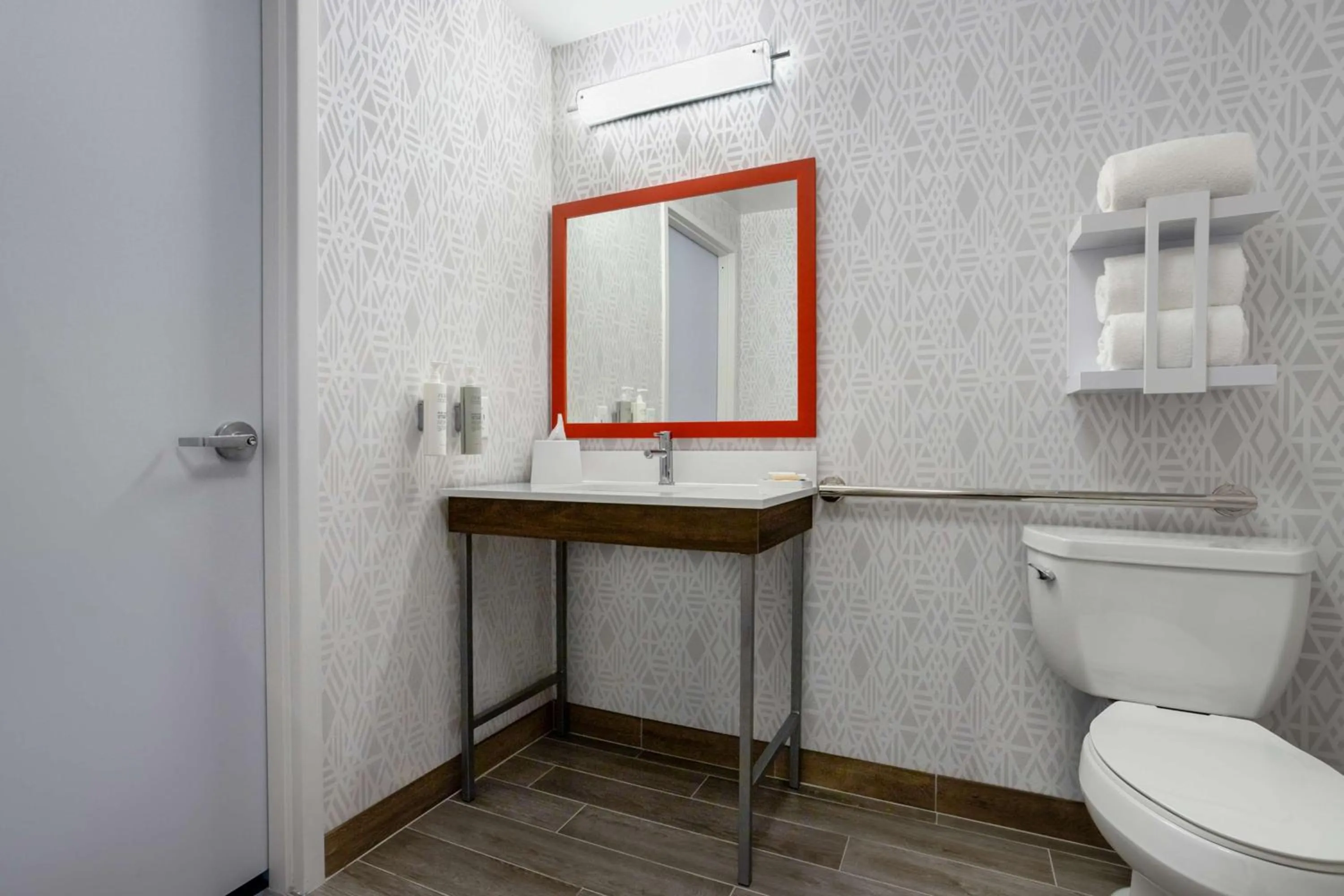 Bathroom in Hampton Inn & Suites Muncie