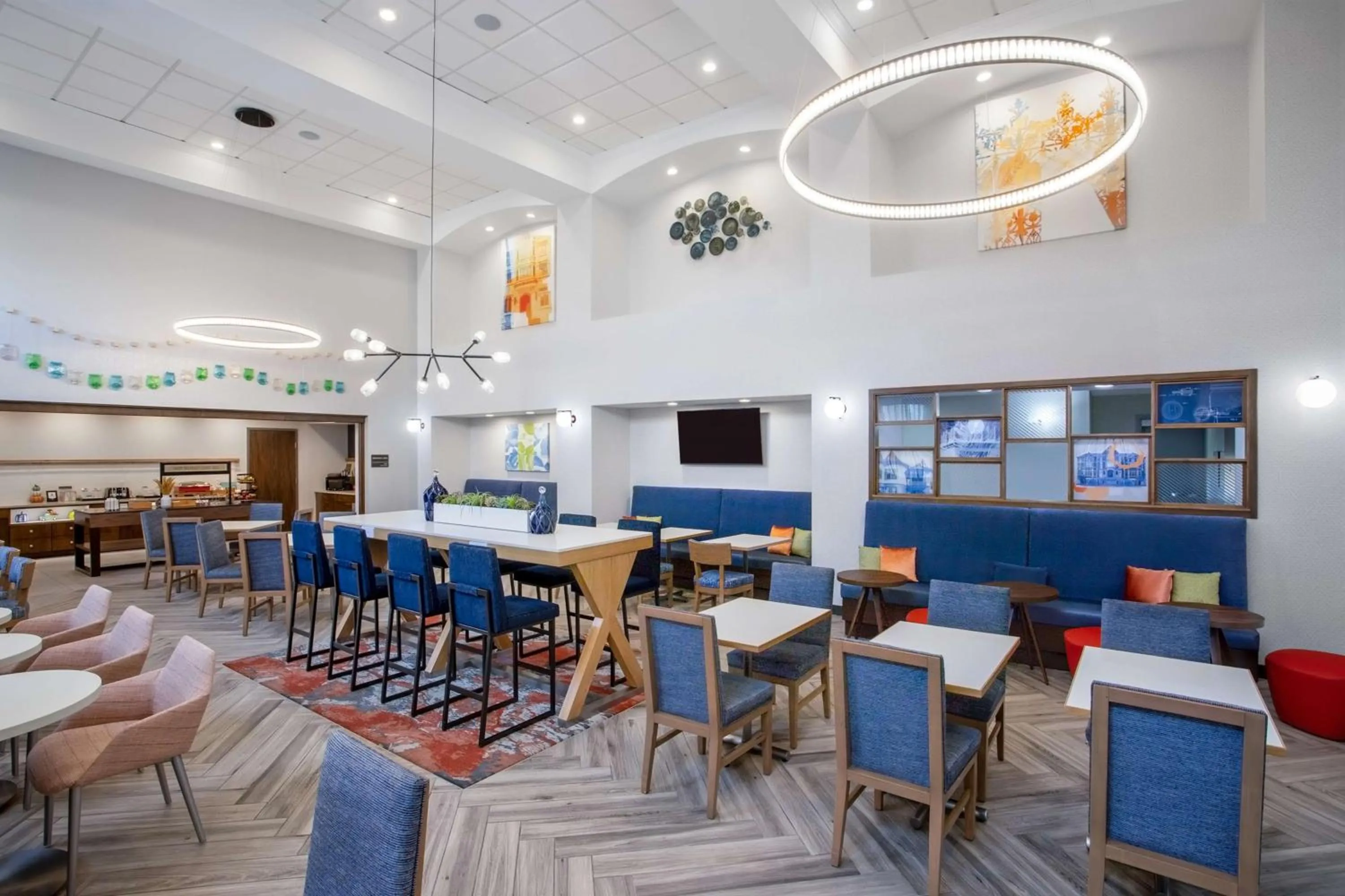 Lobby or reception in Hampton Inn & Suites Muncie