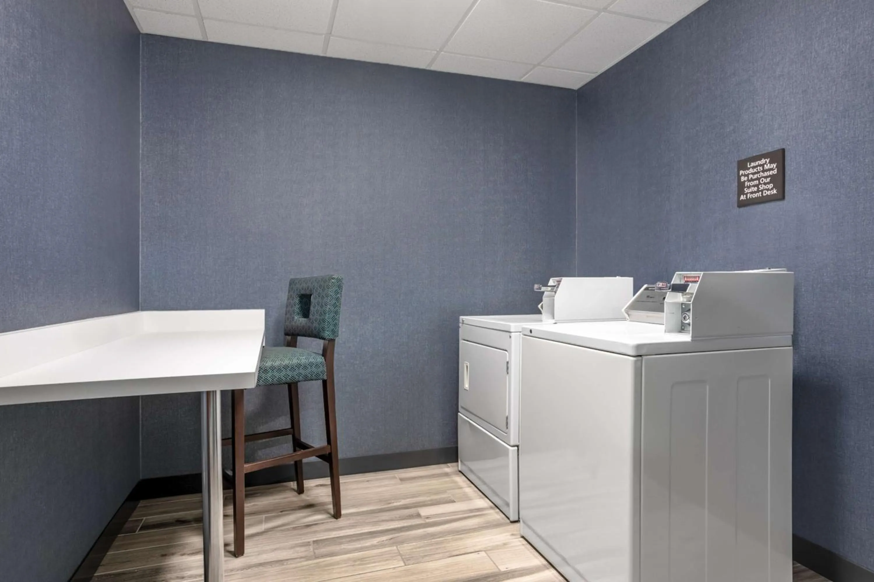 laundry in Hampton Inn & Suites Muncie