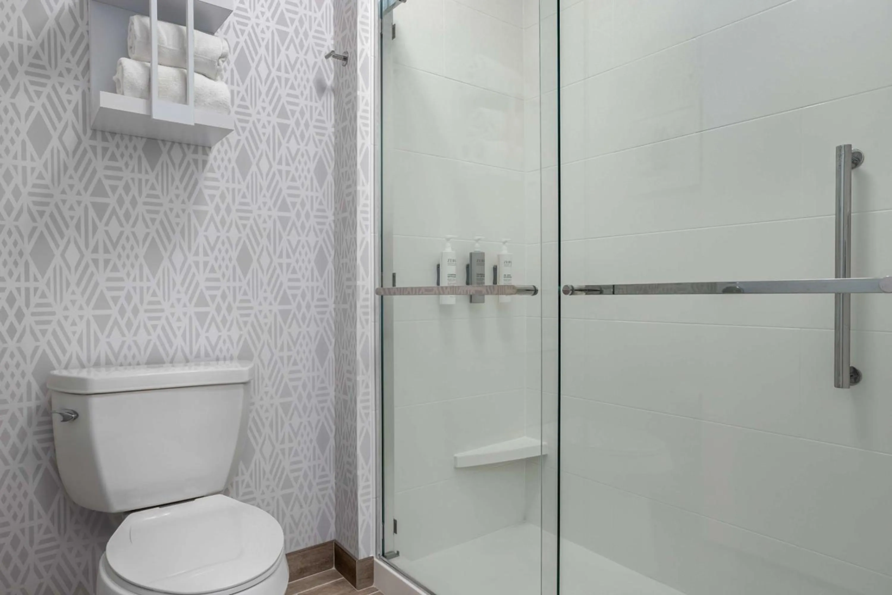 Bathroom in Hampton Inn & Suites Muncie