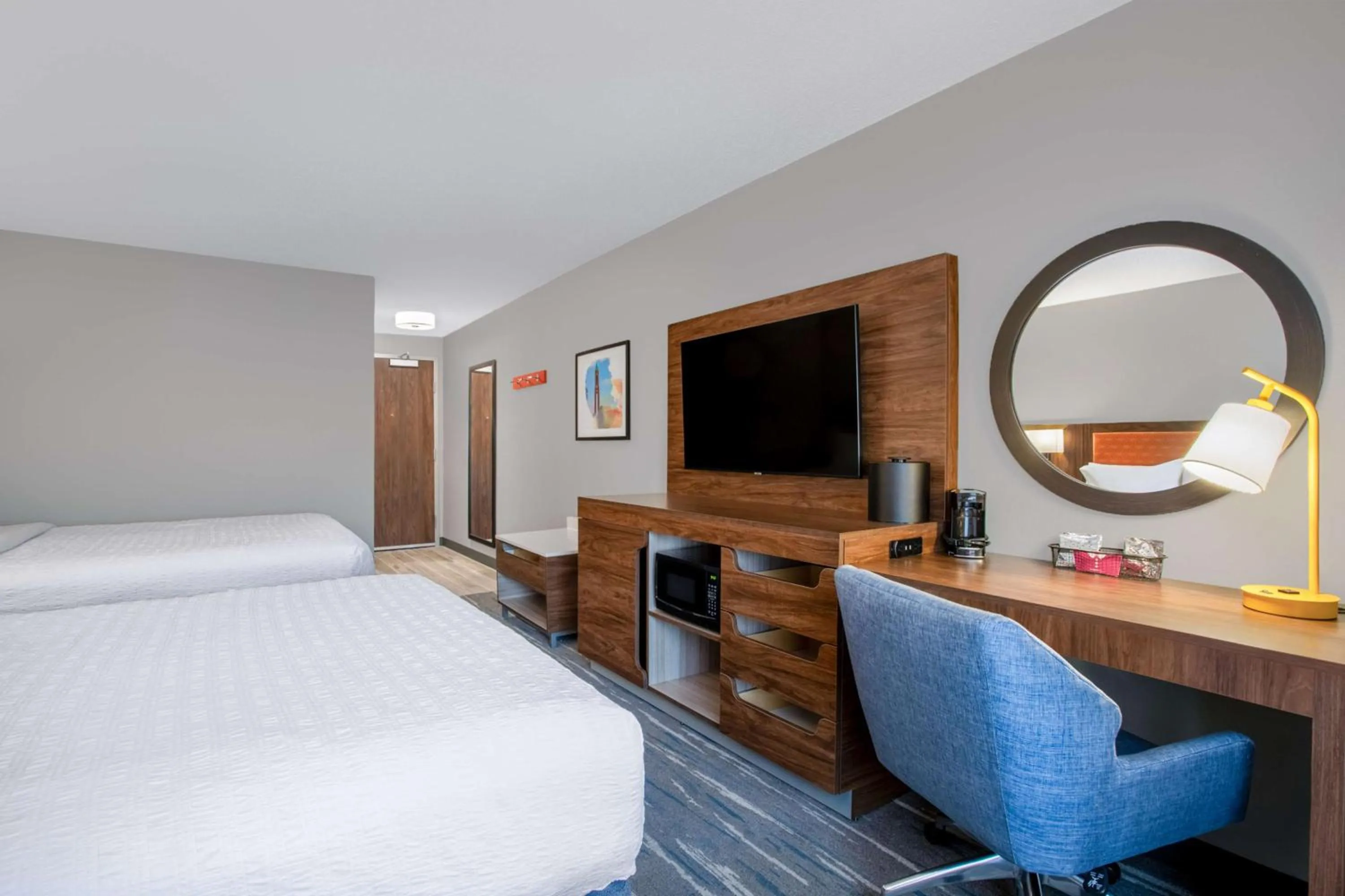 Bedroom, Bed in Hampton Inn & Suites Muncie