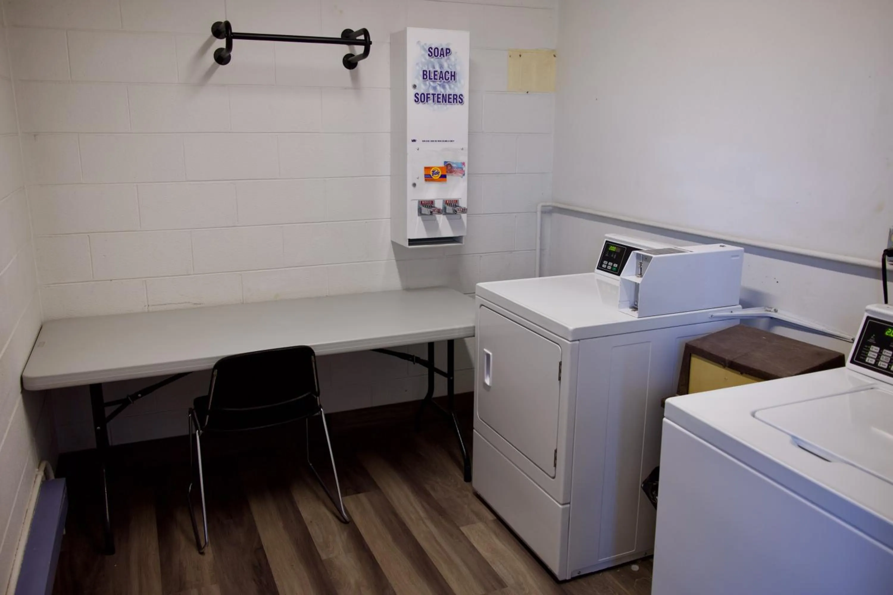 washing machine in Howard Johnson by Wyndham Lexington