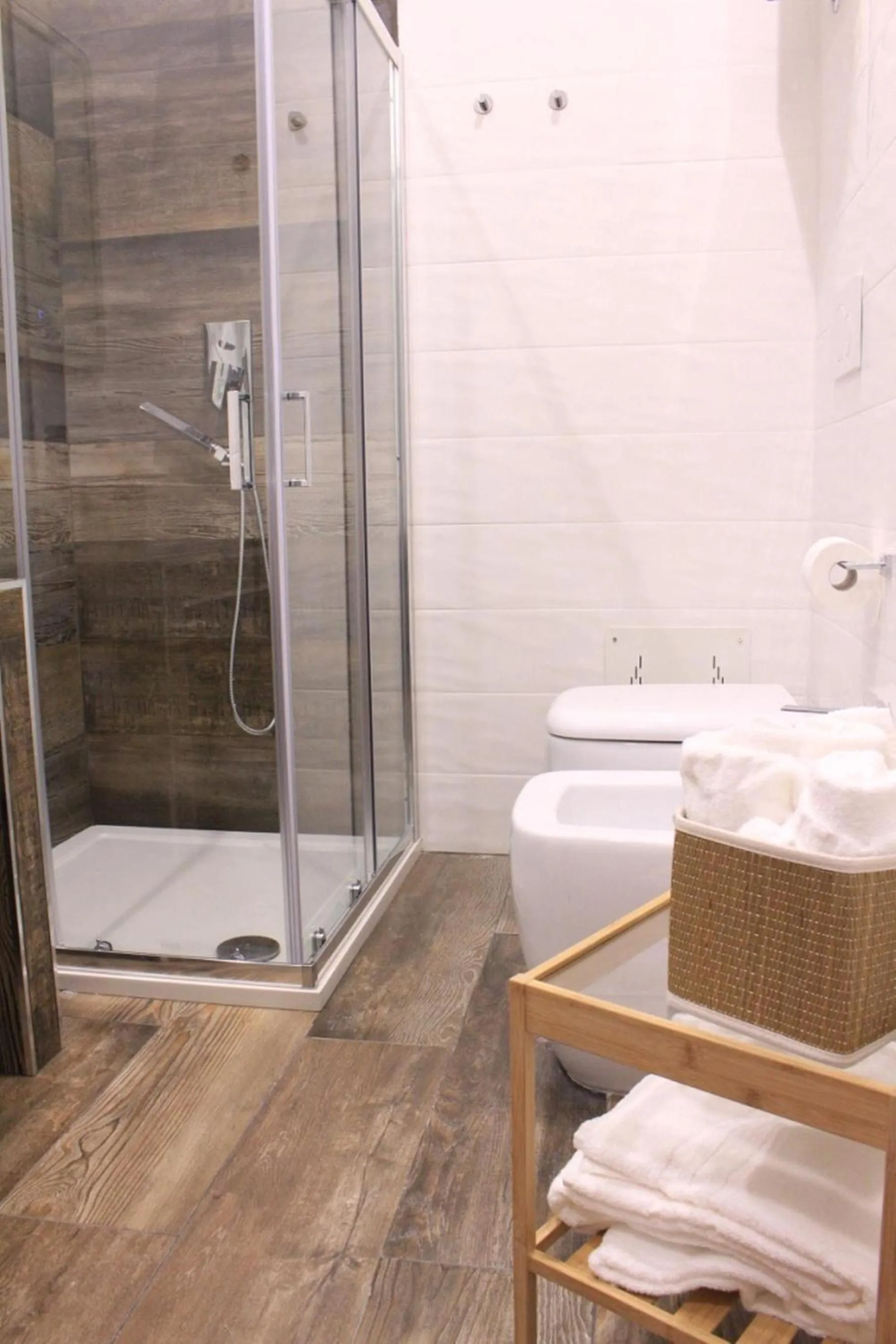 Shower in Gazebo Rooms