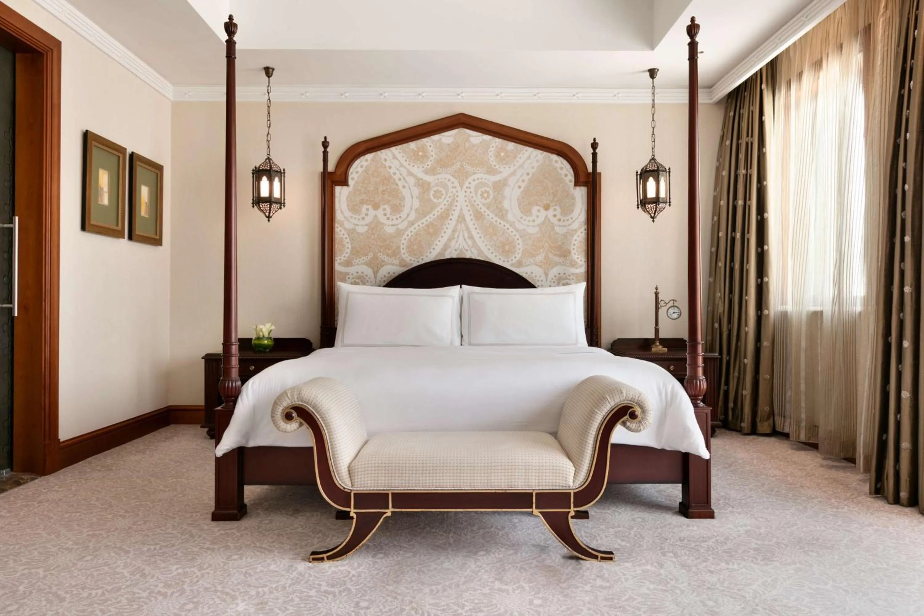 Photo of the whole room, Bed in Shangri-La Qaryat Al Beri, Abu Dhabi