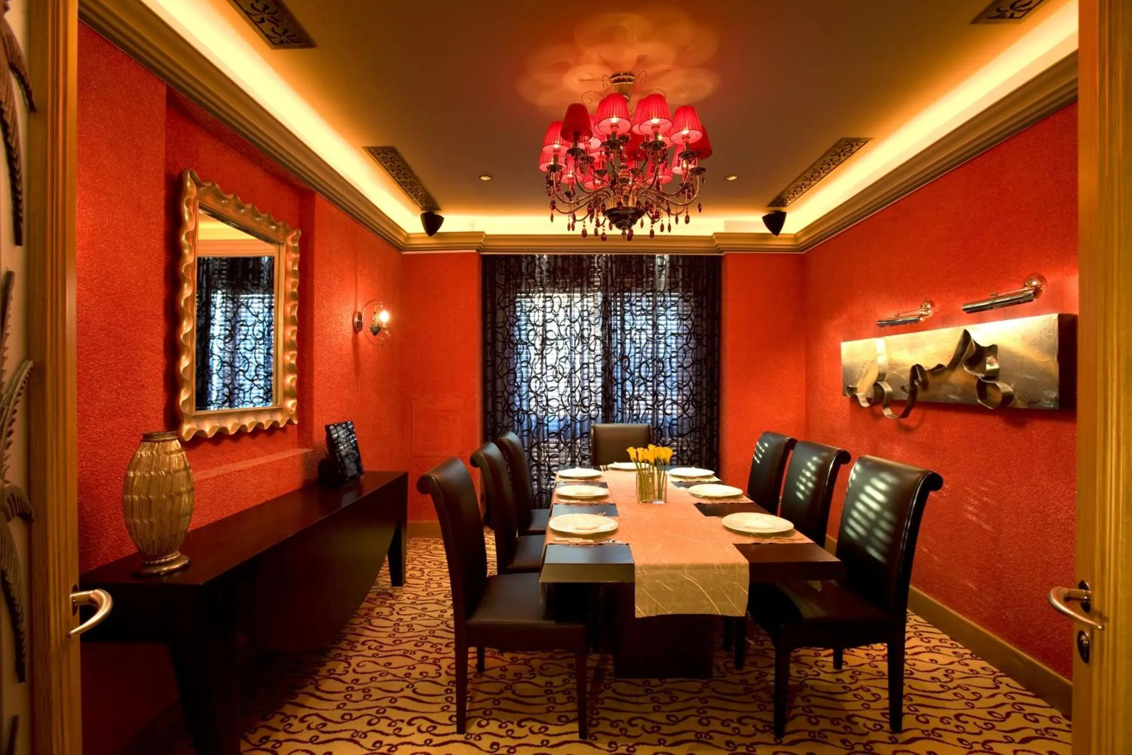 Dining area in Shangri-La Qaryat Al Beri, Abu Dhabi