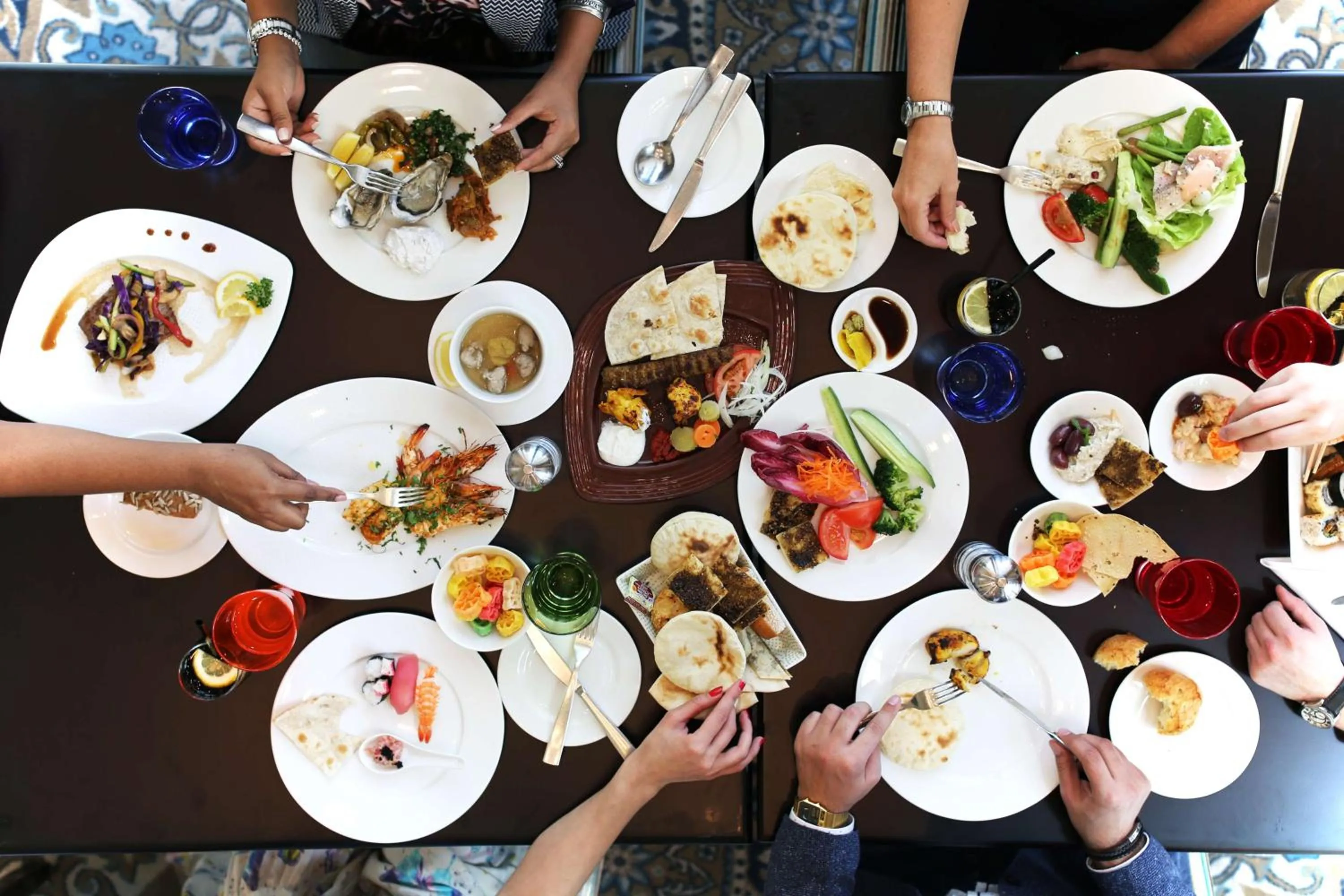 Restaurant/places to eat in Shangri-La Qaryat Al Beri, Abu Dhabi