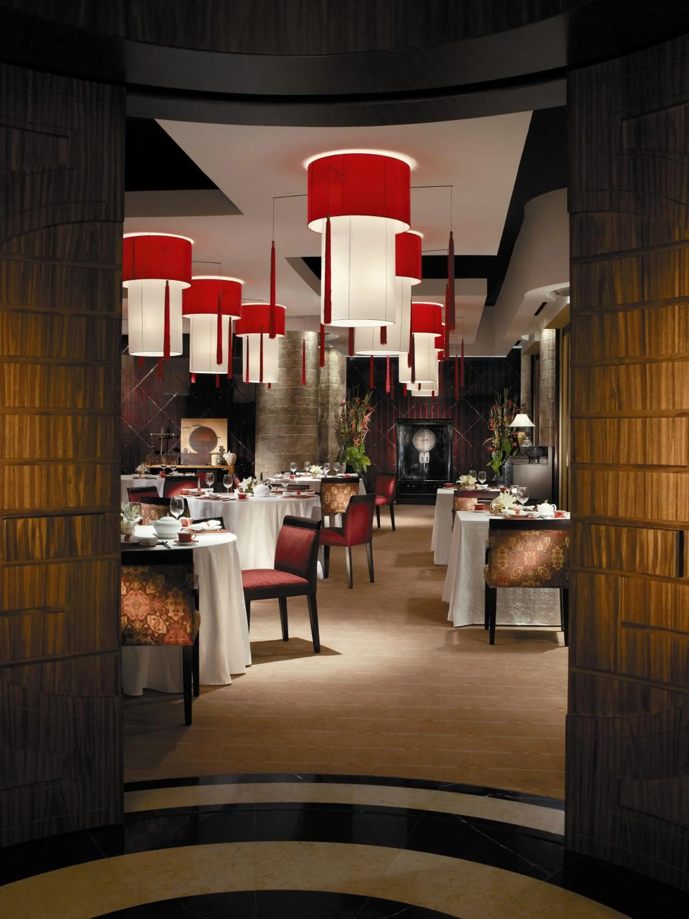 Restaurant/places to eat in Shangri-La Qaryat Al Beri, Abu Dhabi