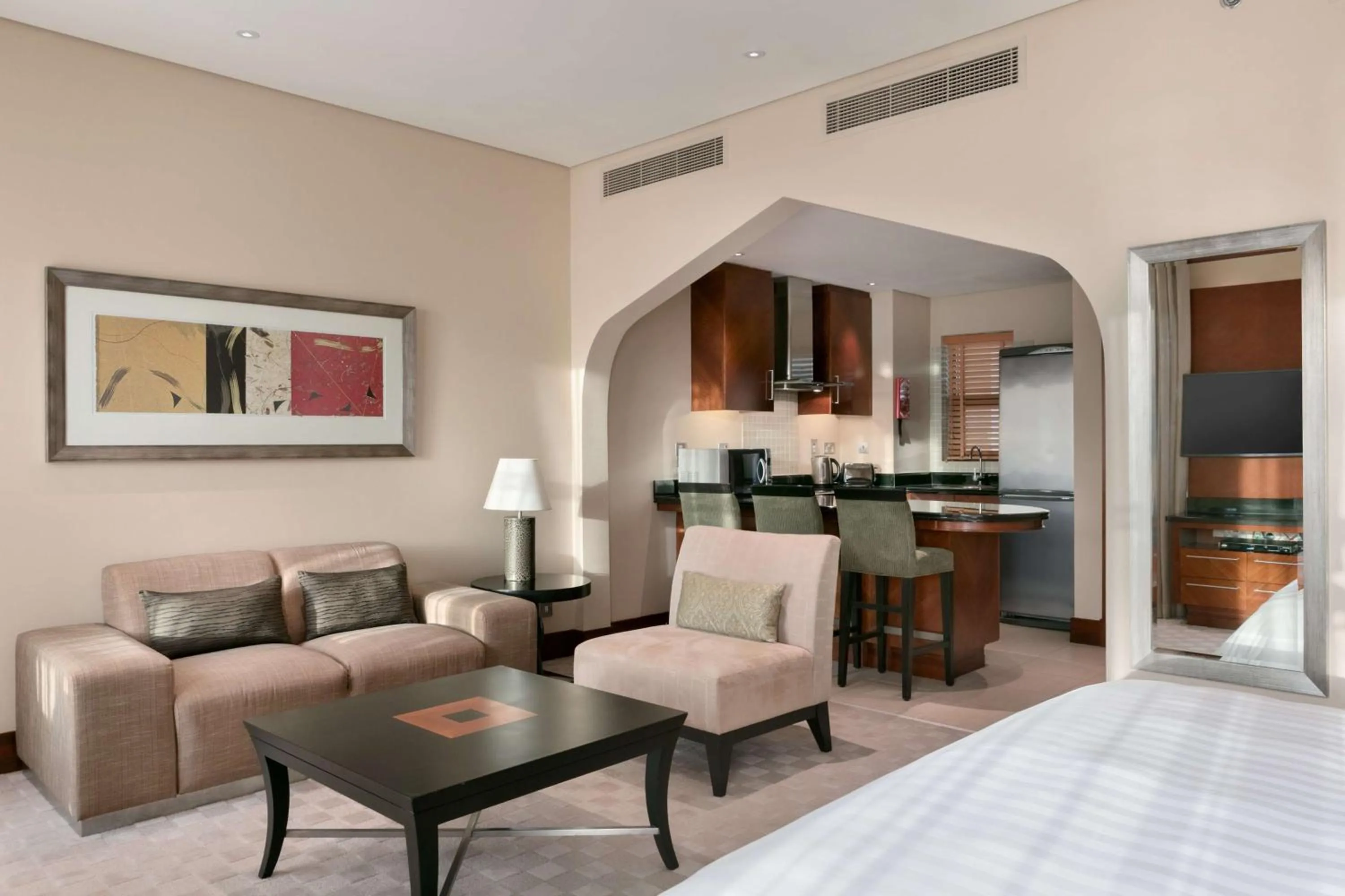 Photo of the whole room, Bed in Shangri-La Qaryat Al Beri, Abu Dhabi