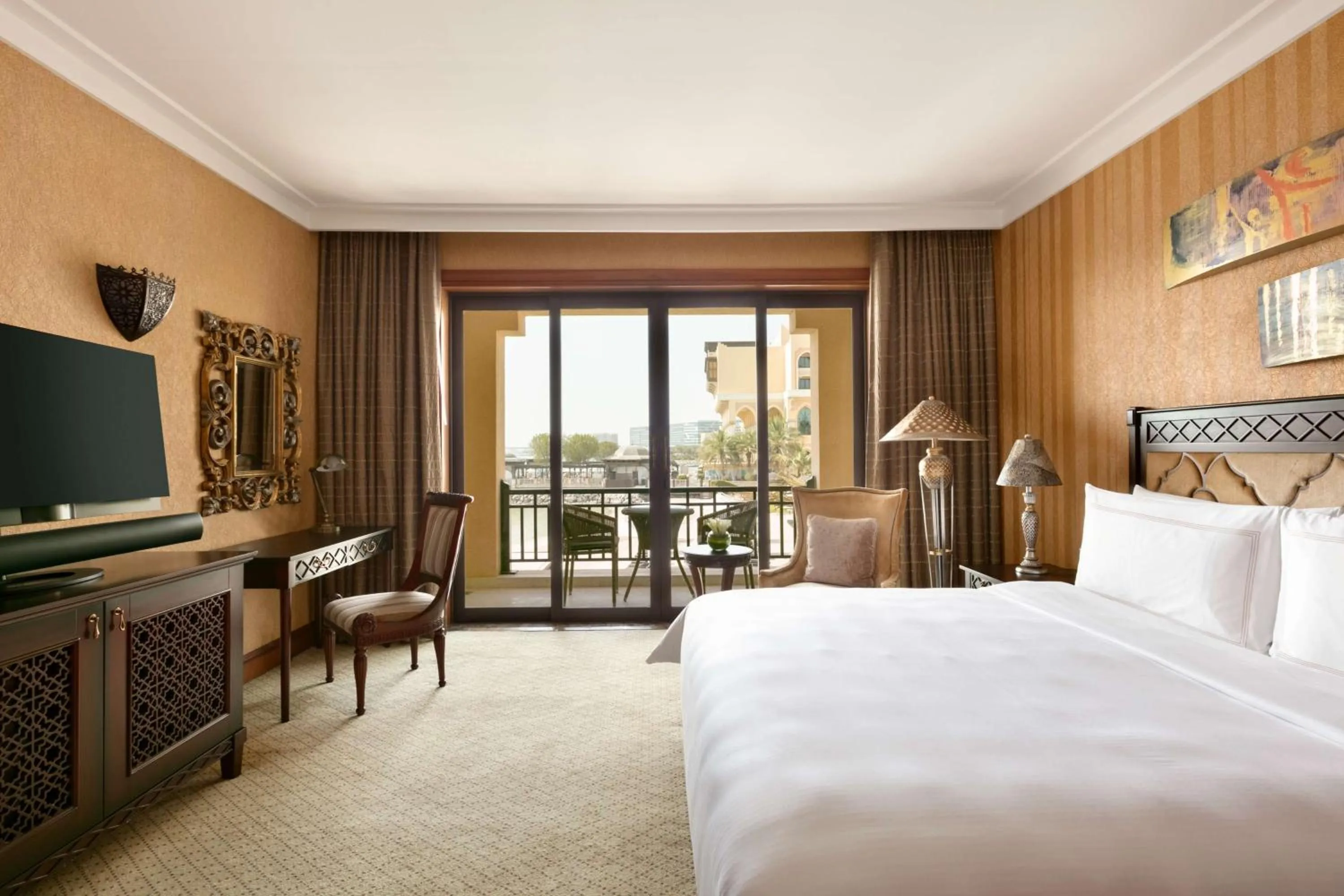 Photo of the whole room, Bed in Shangri-La Qaryat Al Beri, Abu Dhabi