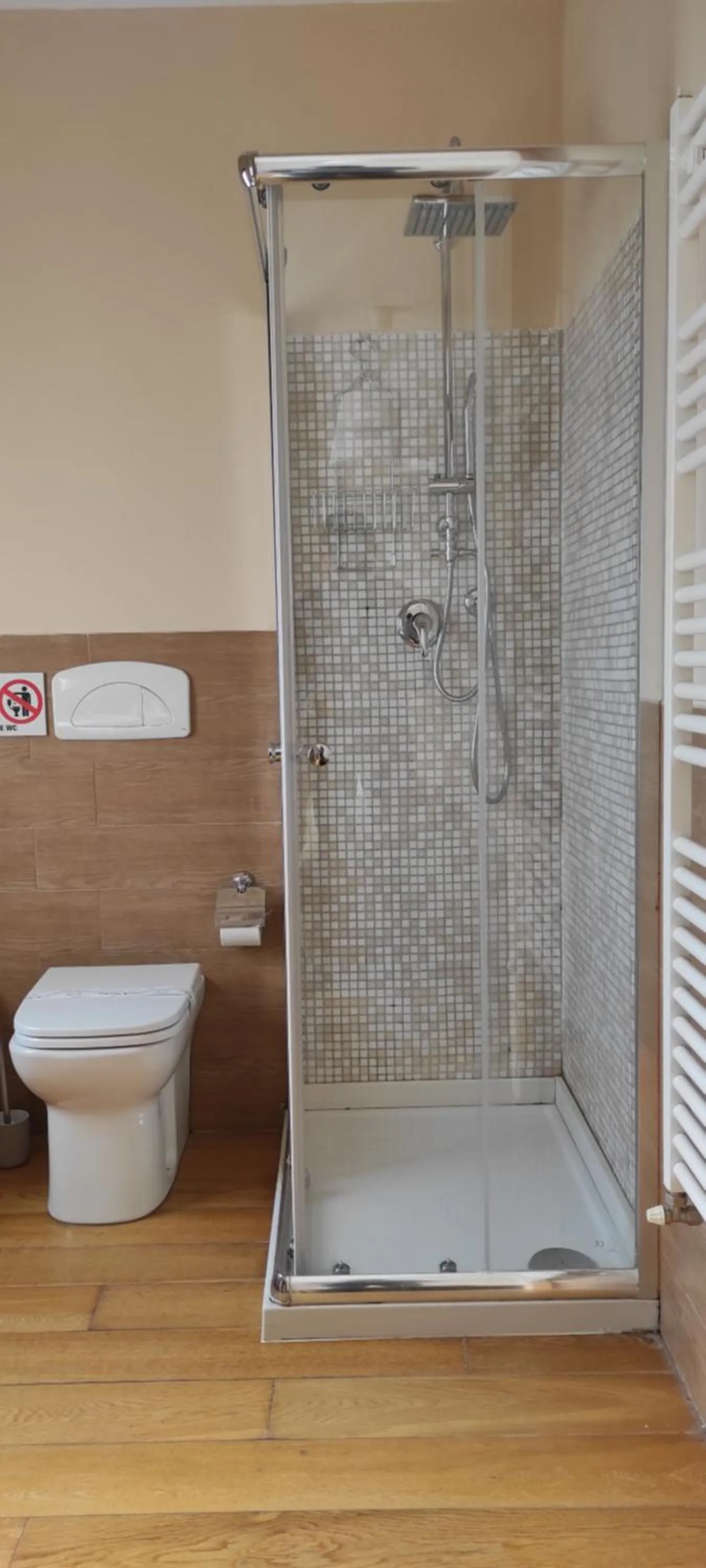 Shower in B&B Betulla dell'Etna