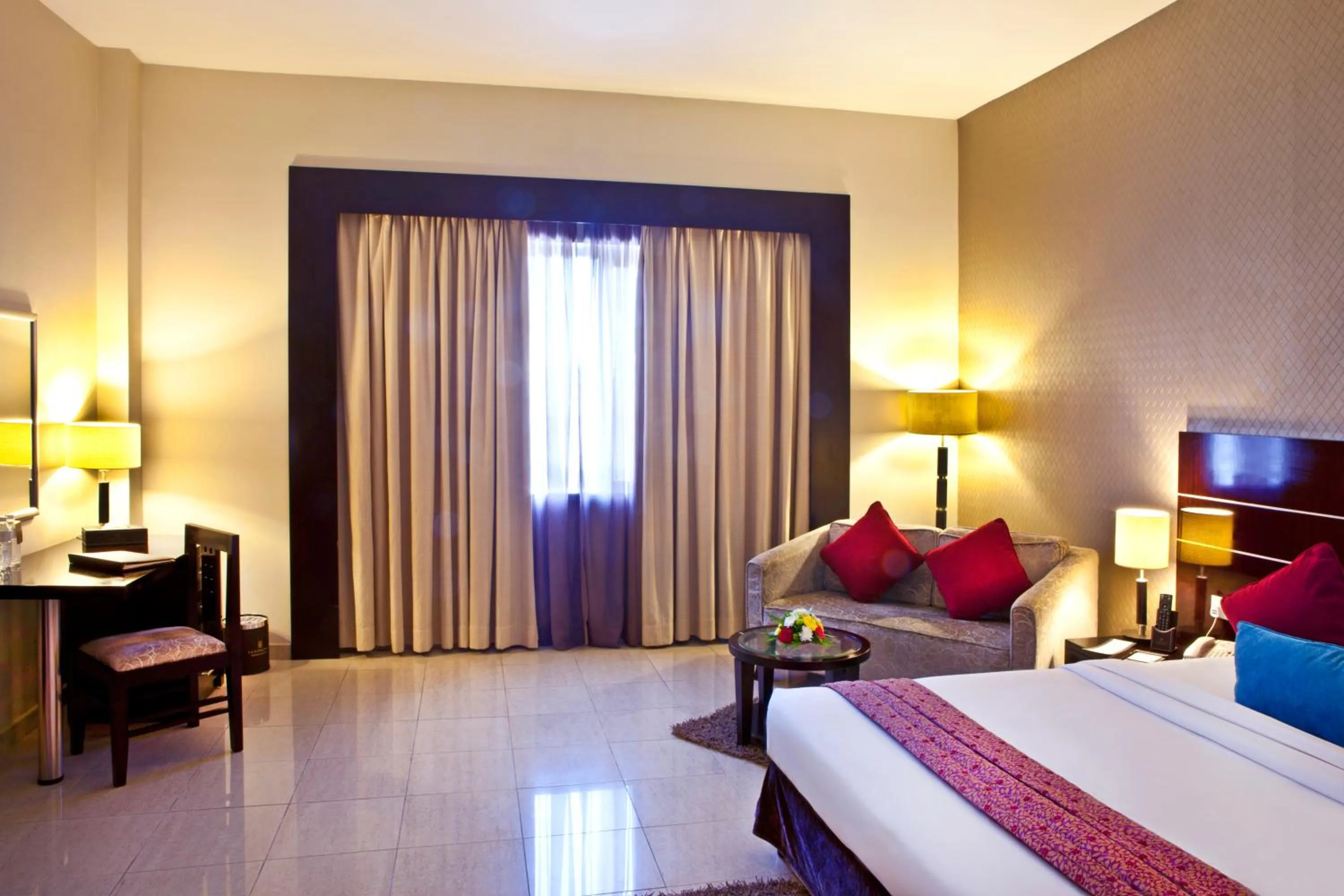 Photo of the whole room, Bed in Landmark Riqqa Hotel