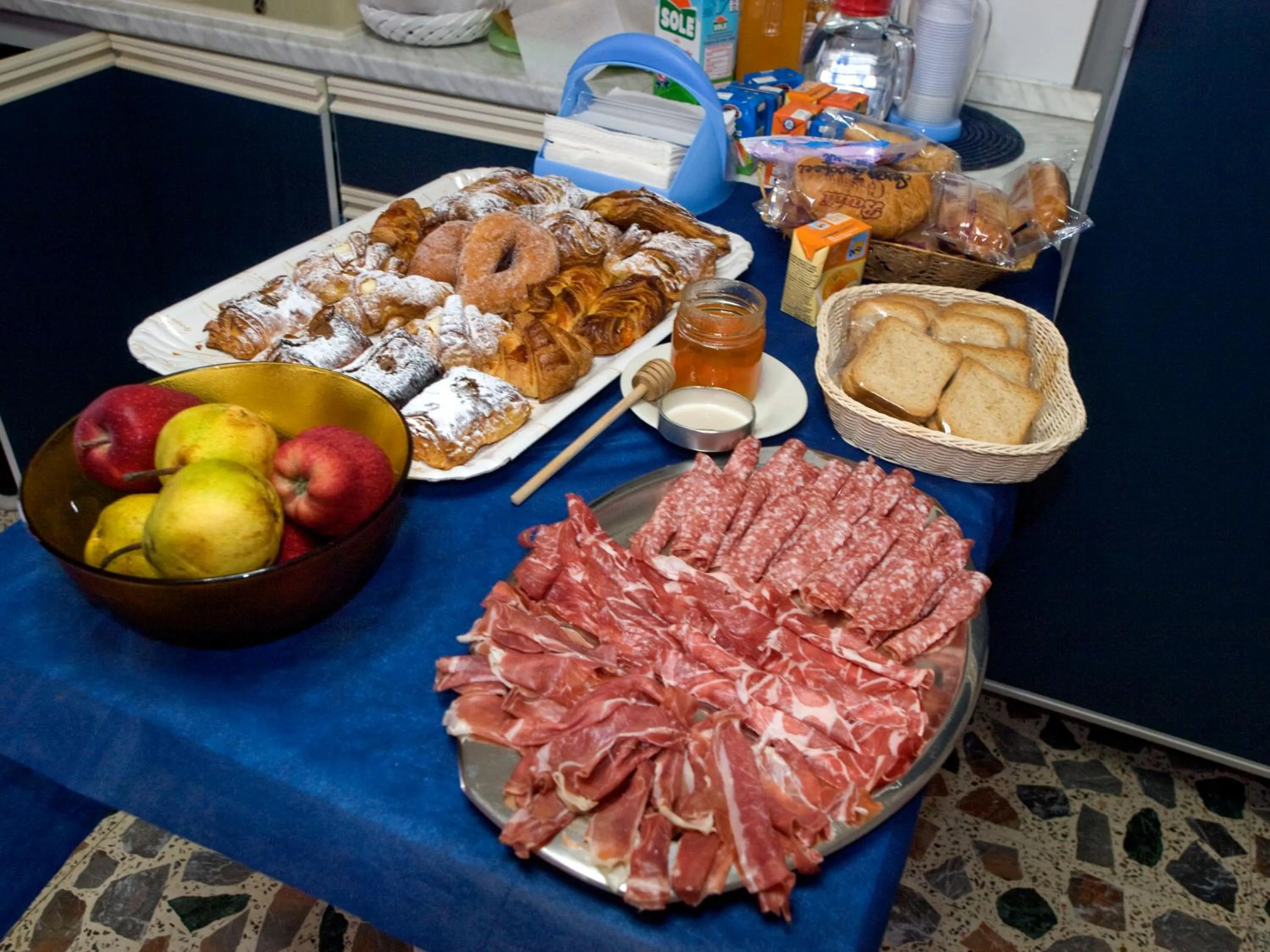 Breakfast in Bouganville House