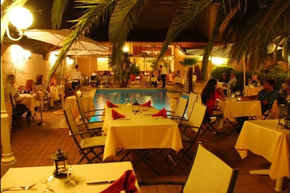 Restaurant/places to eat in Auberge le Montana