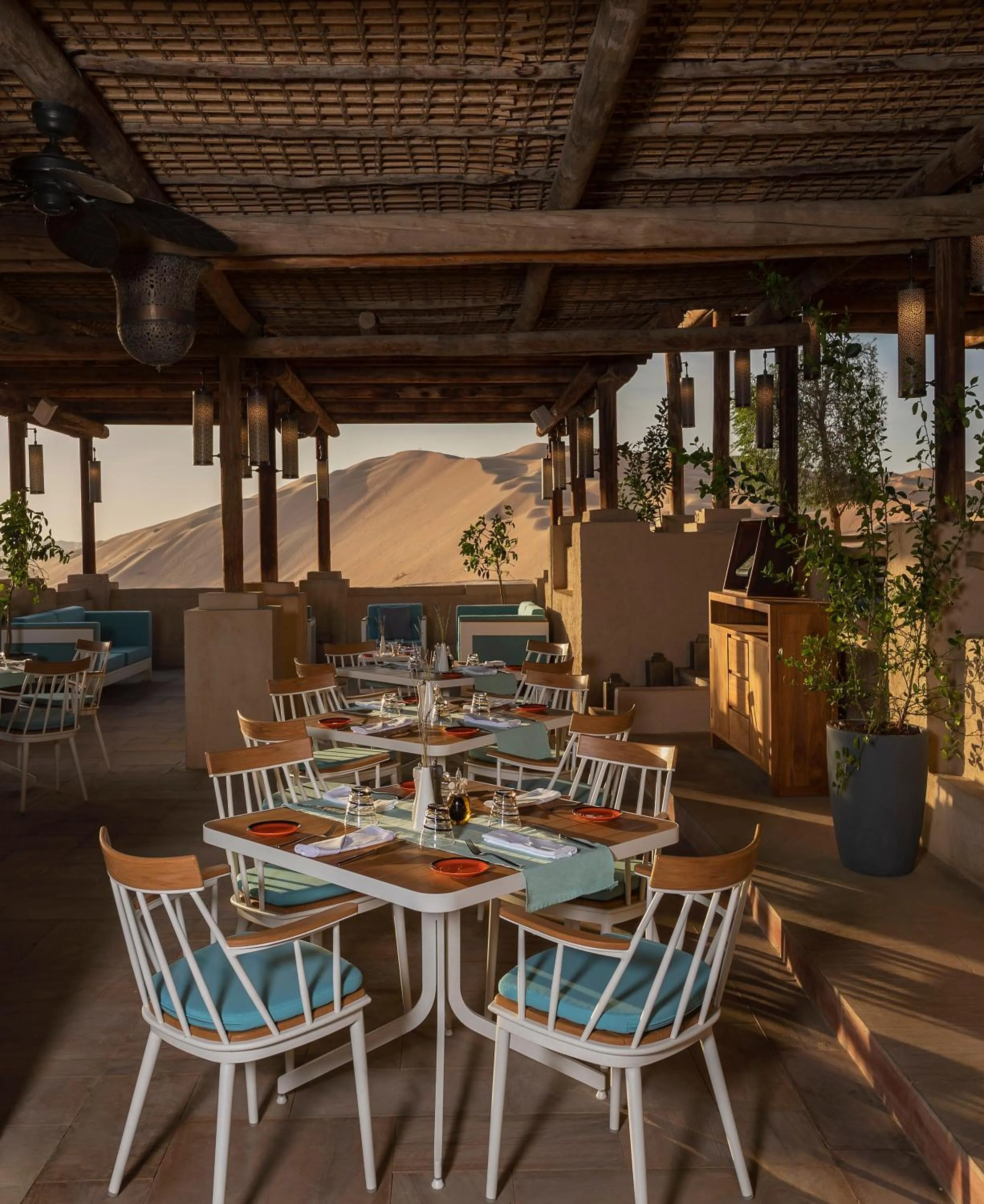 Restaurant/places to eat in Anantara Qasr al Sarab Desert Resort