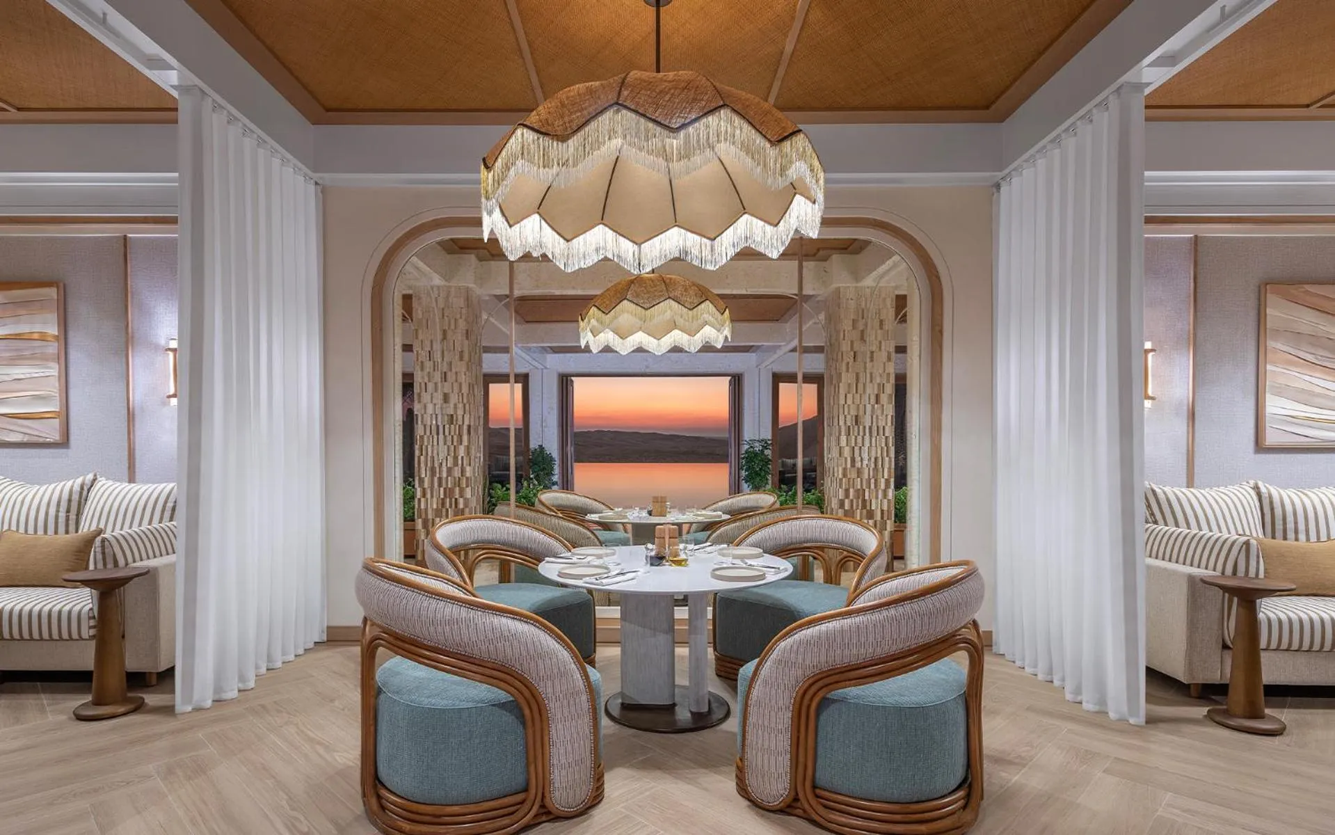 Restaurant/places to eat in Anantara Qasr al Sarab Desert Resort