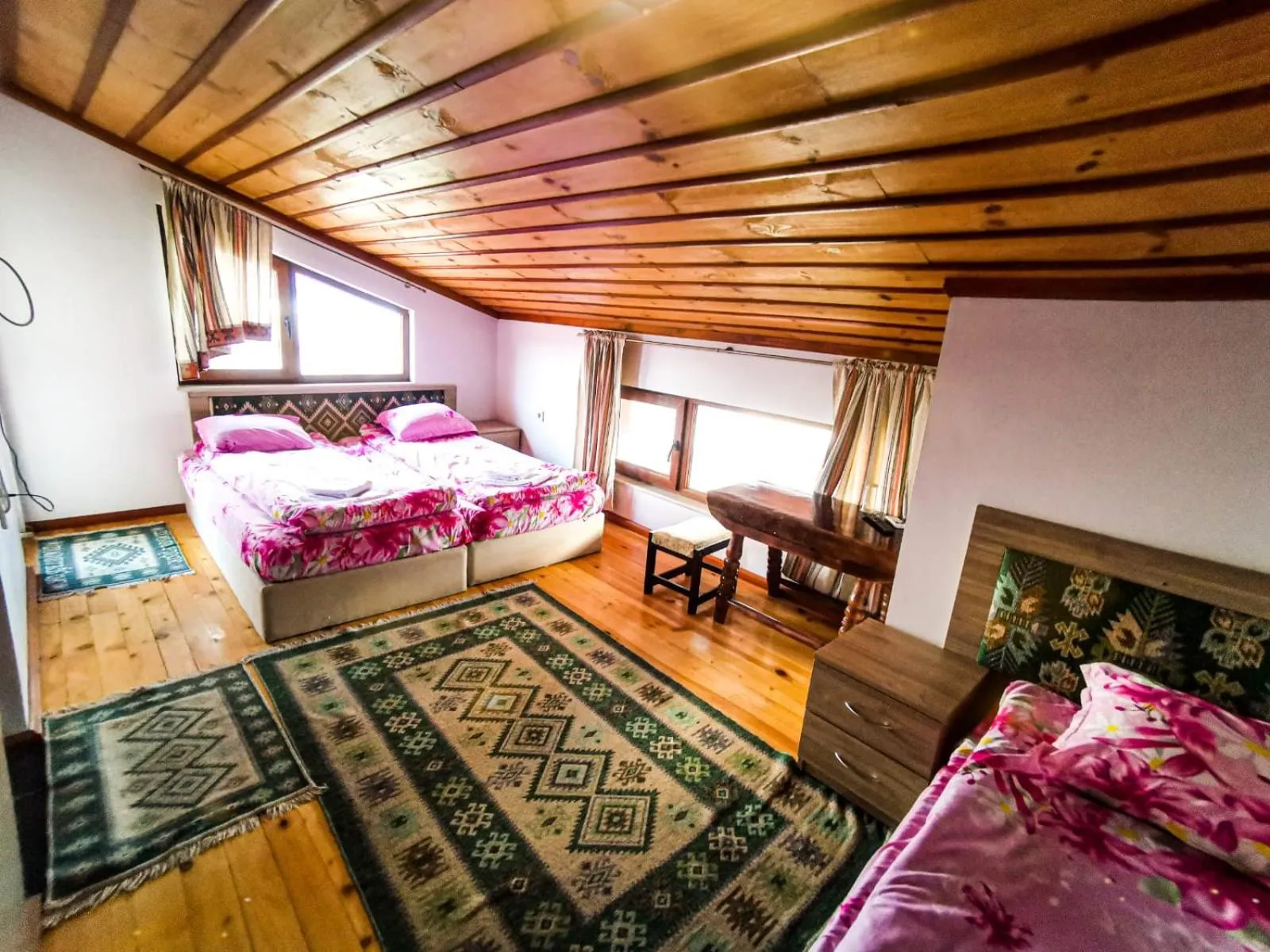 Photo of the whole room in Hotel Alikante