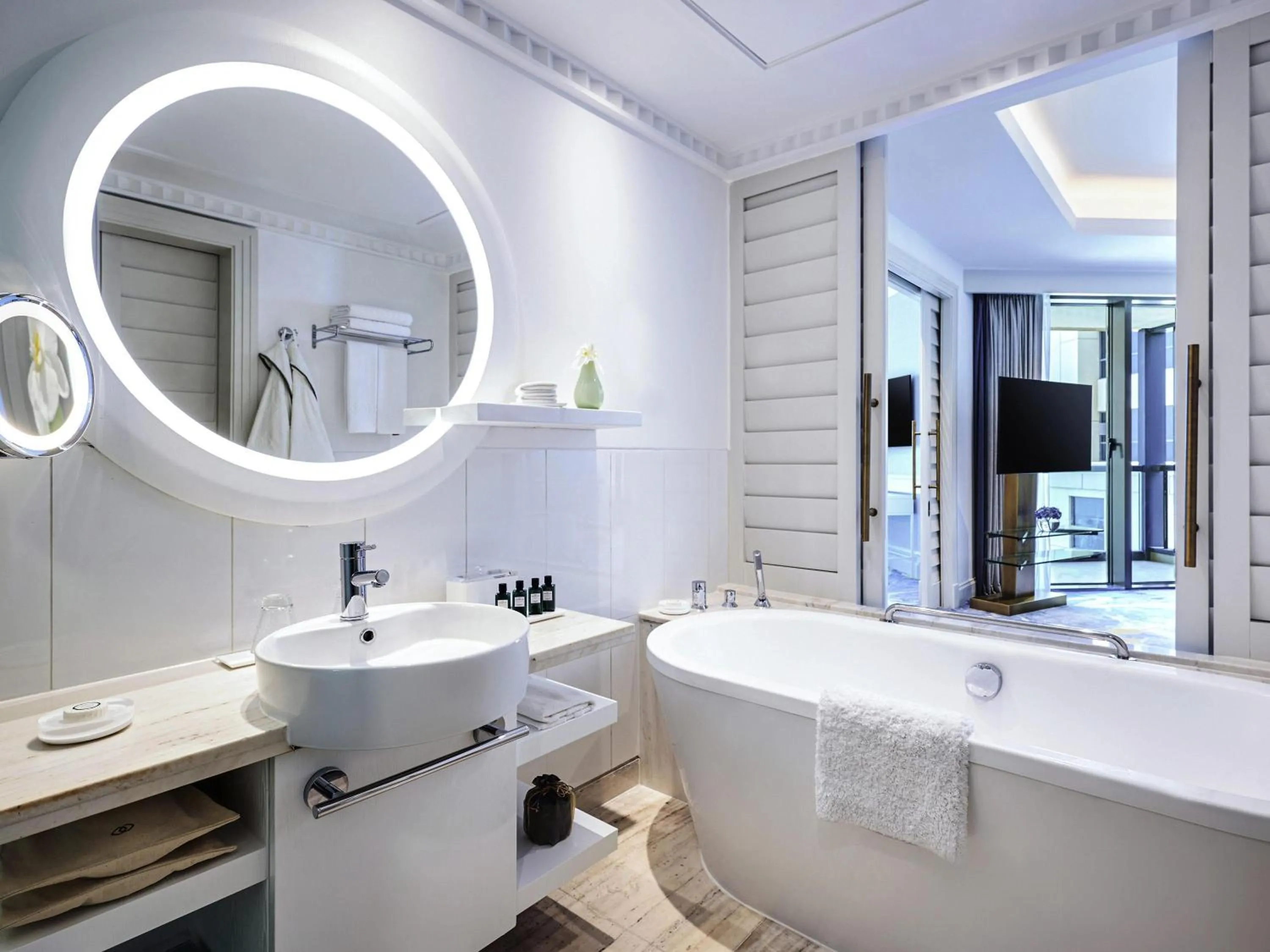 Photo of the whole room in Sofitel Dubai Jumeirah Beach