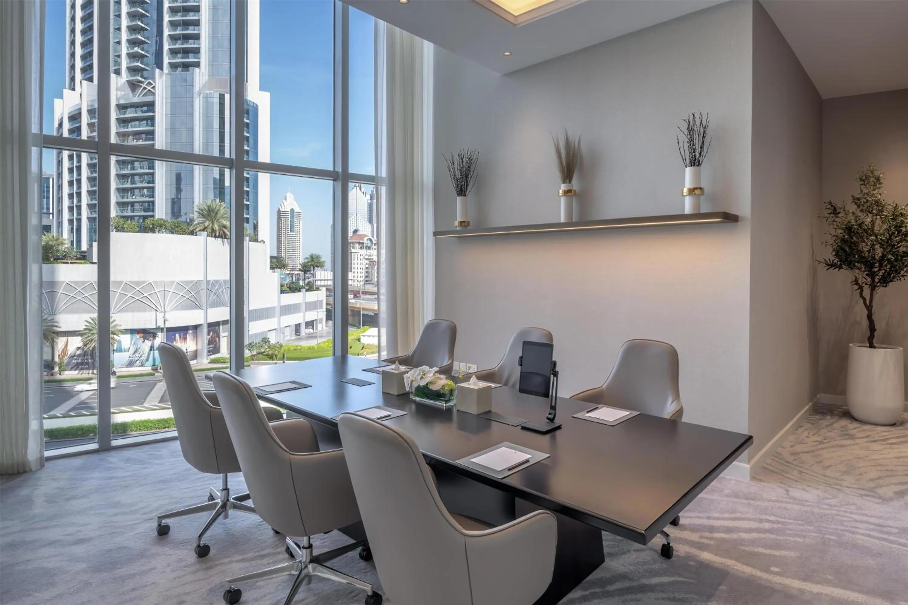 Lounge or bar in Kempinski Central Avenue Dubai