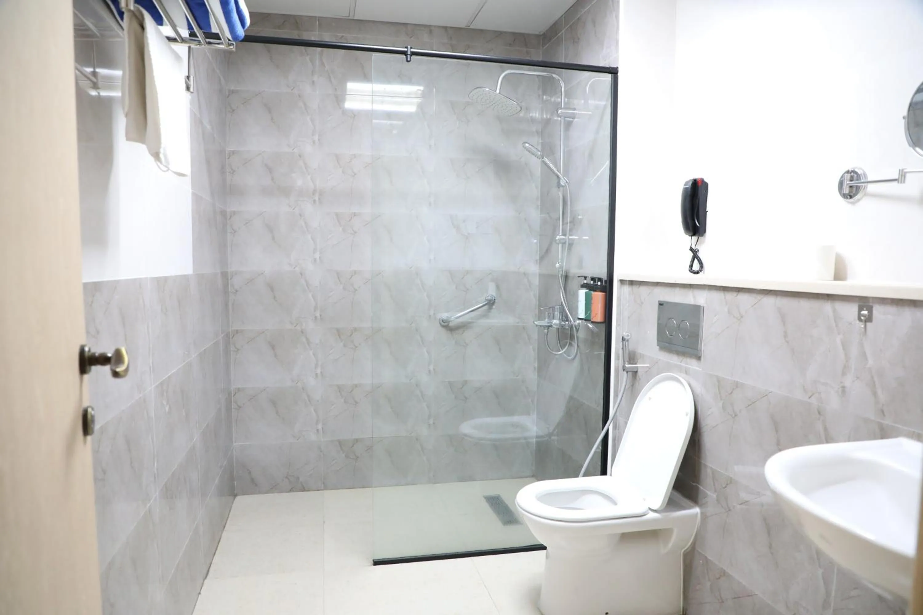 Shower in Wescott Plaza Hotel Apartments LLC Formerly West Zone Plaza Hotel Apts