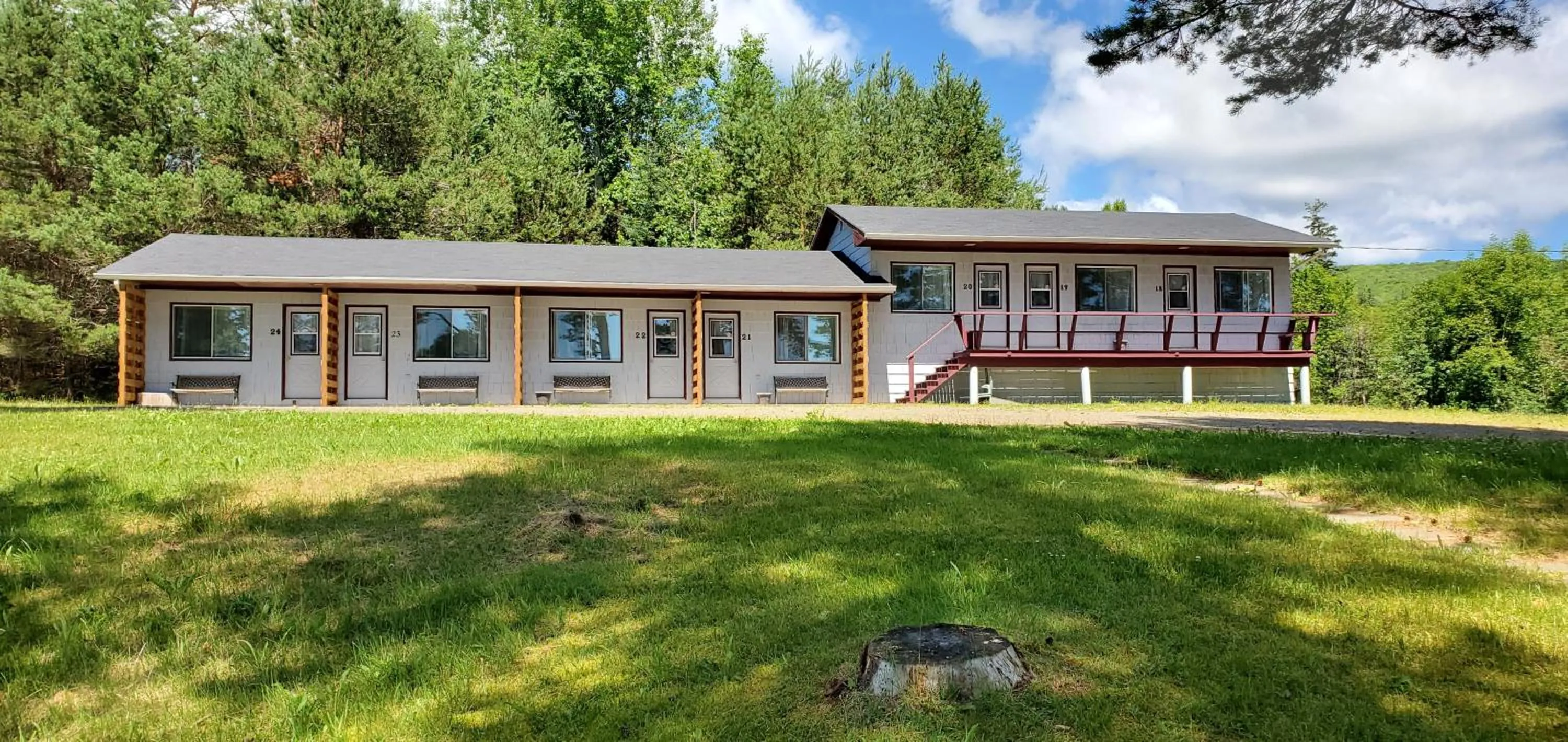 Property building in Fair Isle Motel & The Nest