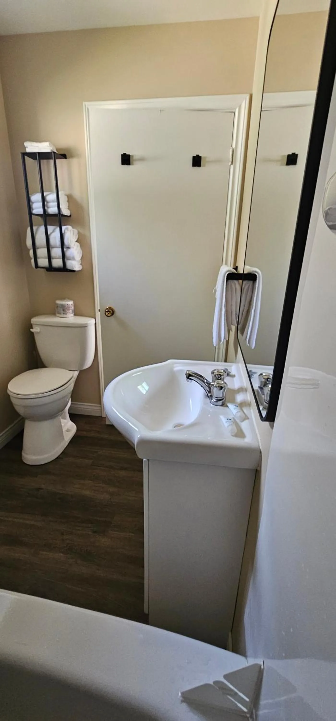 Bathroom in Fair Isle Motel & The Nest