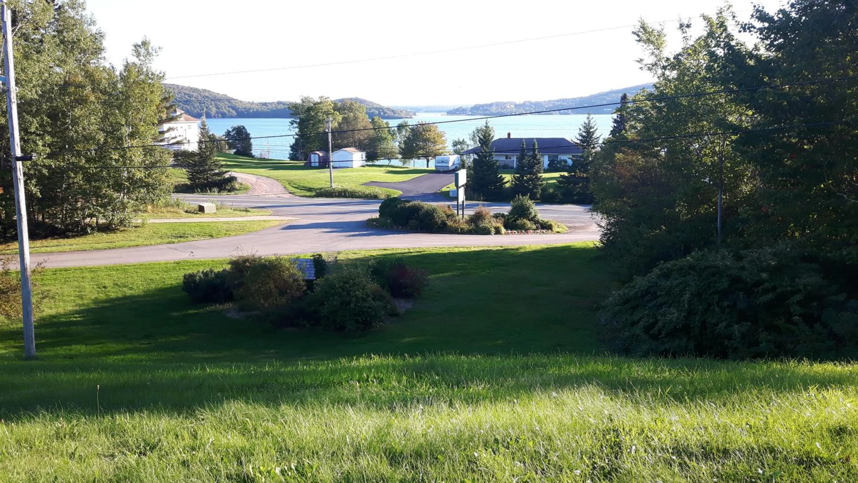 Lake view in Fair Isle Motel & The Nest