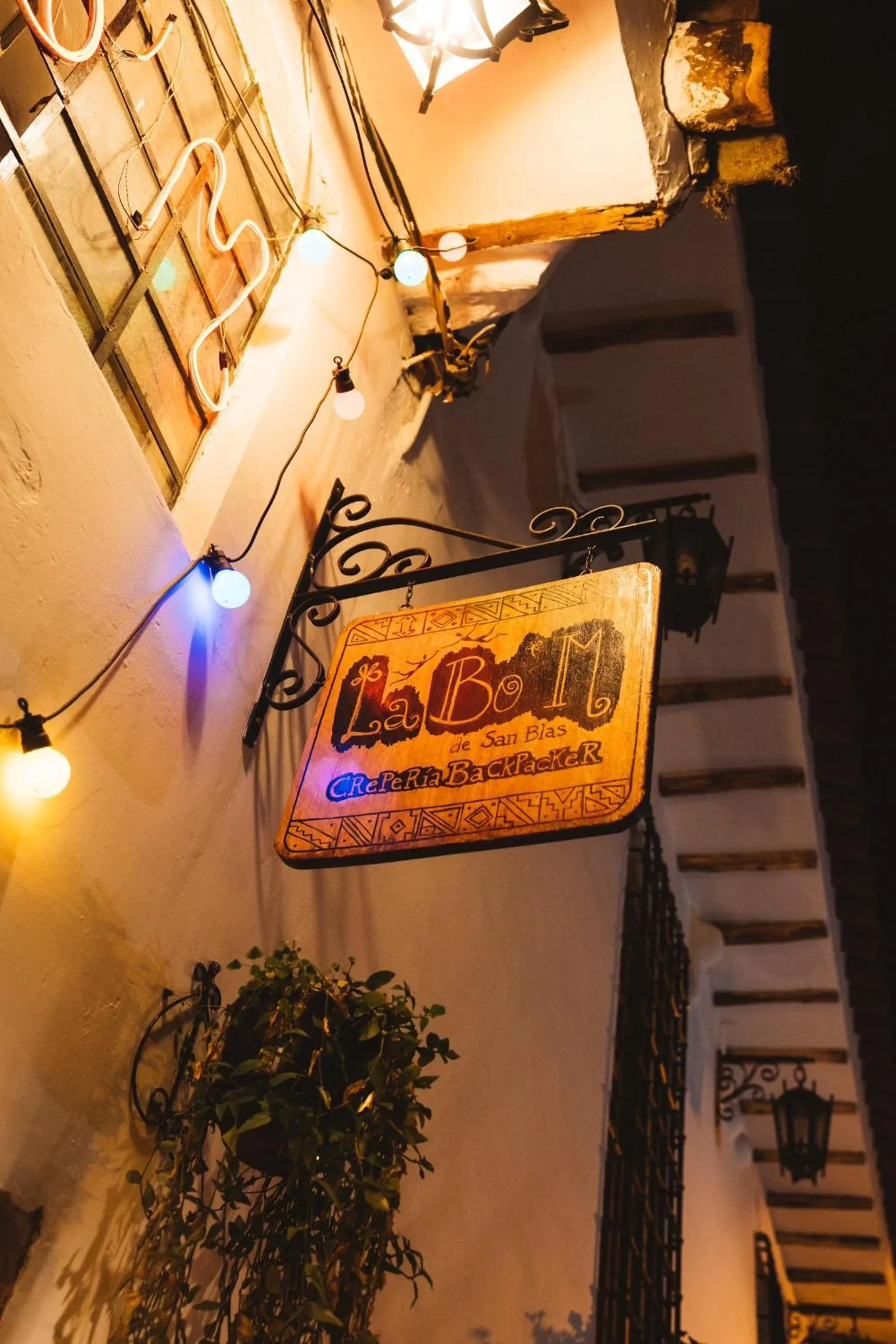 Facade/entrance in Backpacker La Bo'M