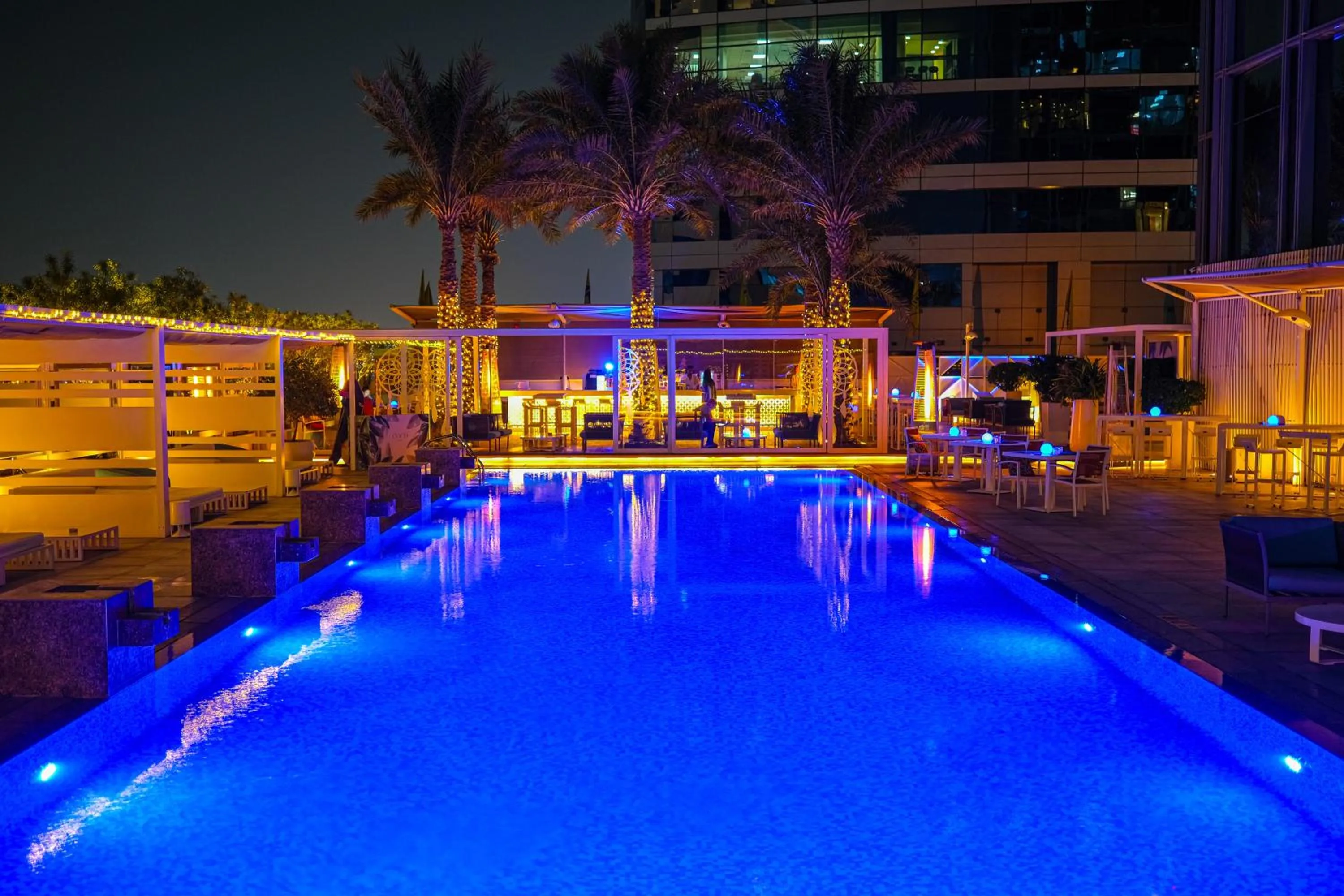 Restaurant/places to eat in Media One Hotel