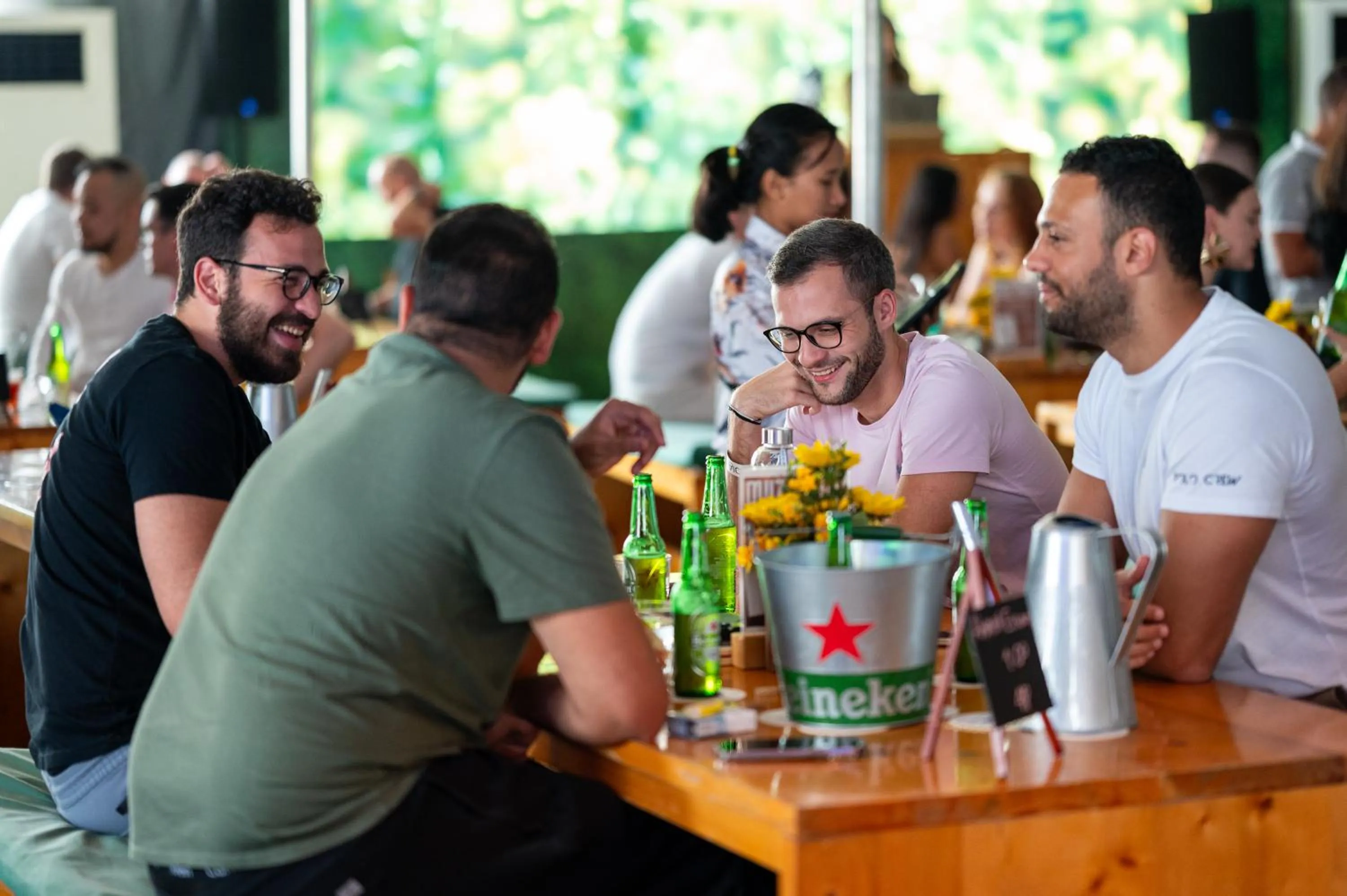 Restaurant/places to eat in Media One Hotel