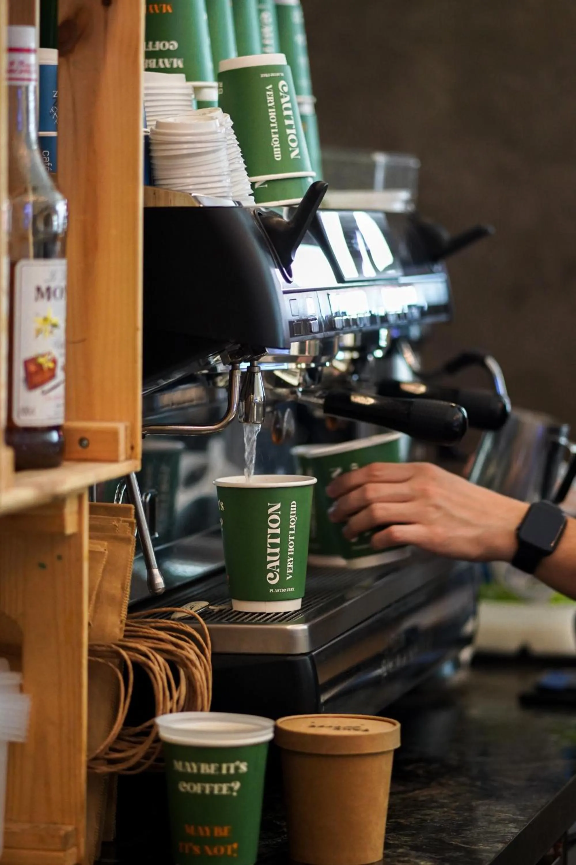 Restaurant/places to eat in Media One Hotel