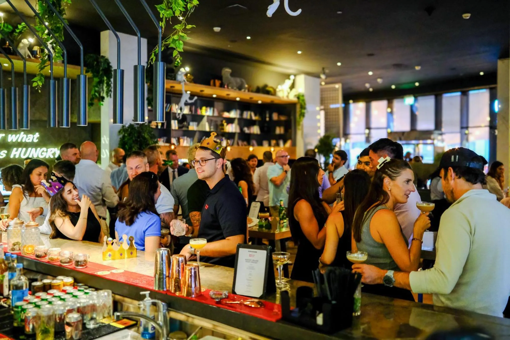 Restaurant/places to eat in Media One Hotel