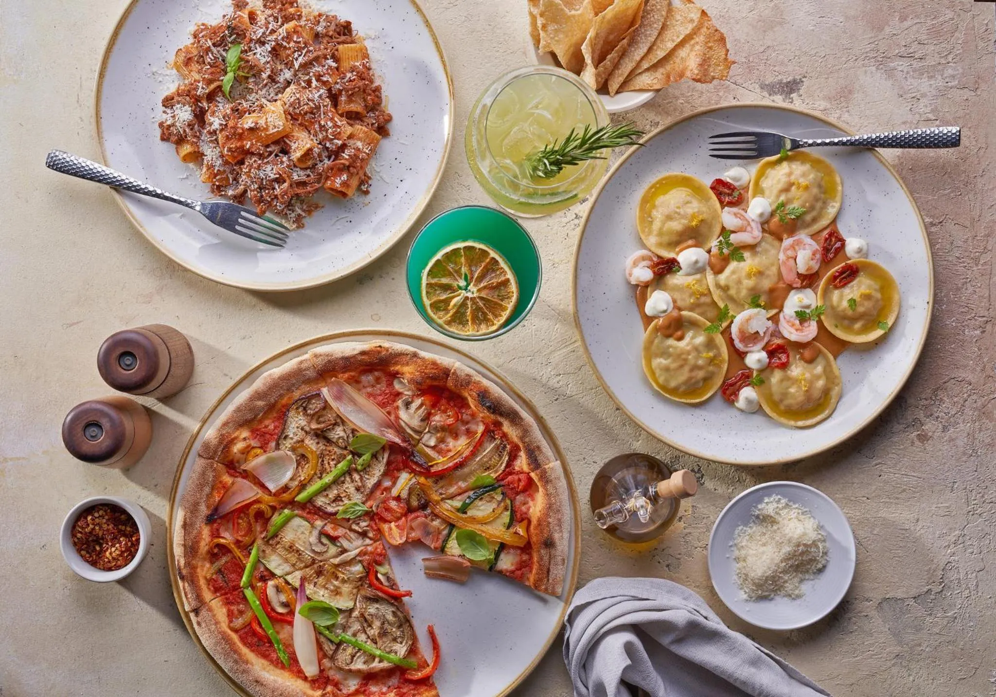 Restaurant/places to eat in Yas Plaza Mangroves by IHG