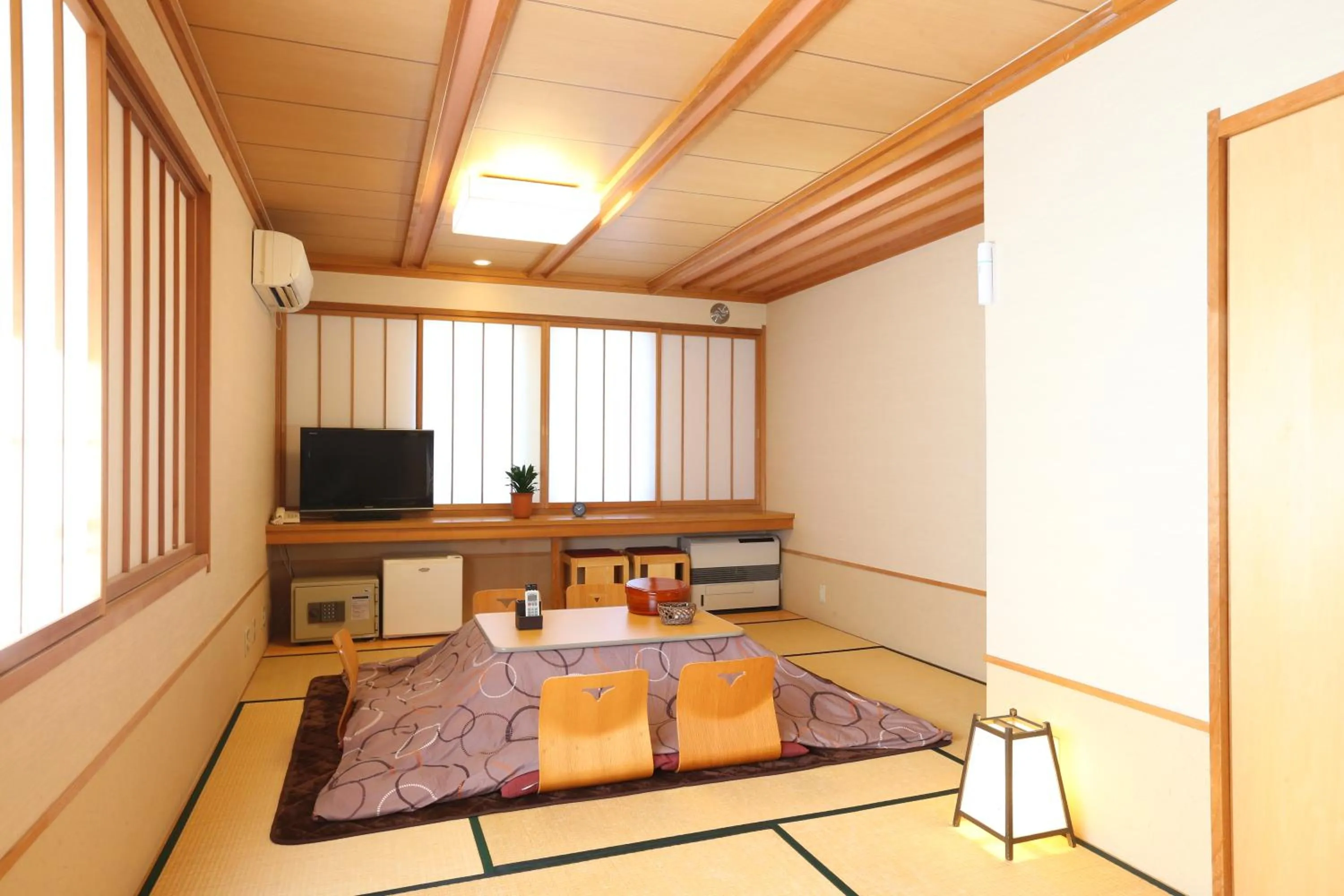 Family Room with Shared Bathroom - single occupancy in Dormy Club Karuizawa